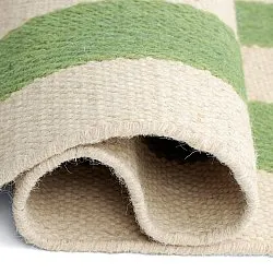 Epäsäännöllinen villamatto - Kystaro (kermanvärinen/vihreä/punainen)