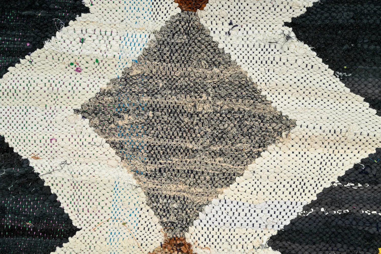 Marokkolainen Kilim matto Boucherouite 140 x 270 cm
