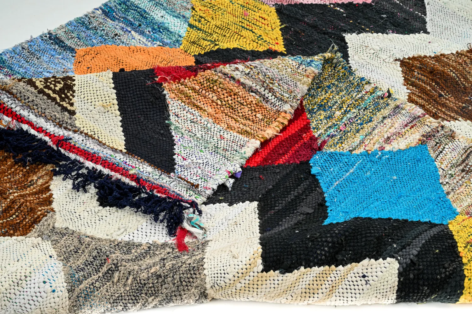 Marokkolainen Kilim matto Boucherouite 140 x 270 cm