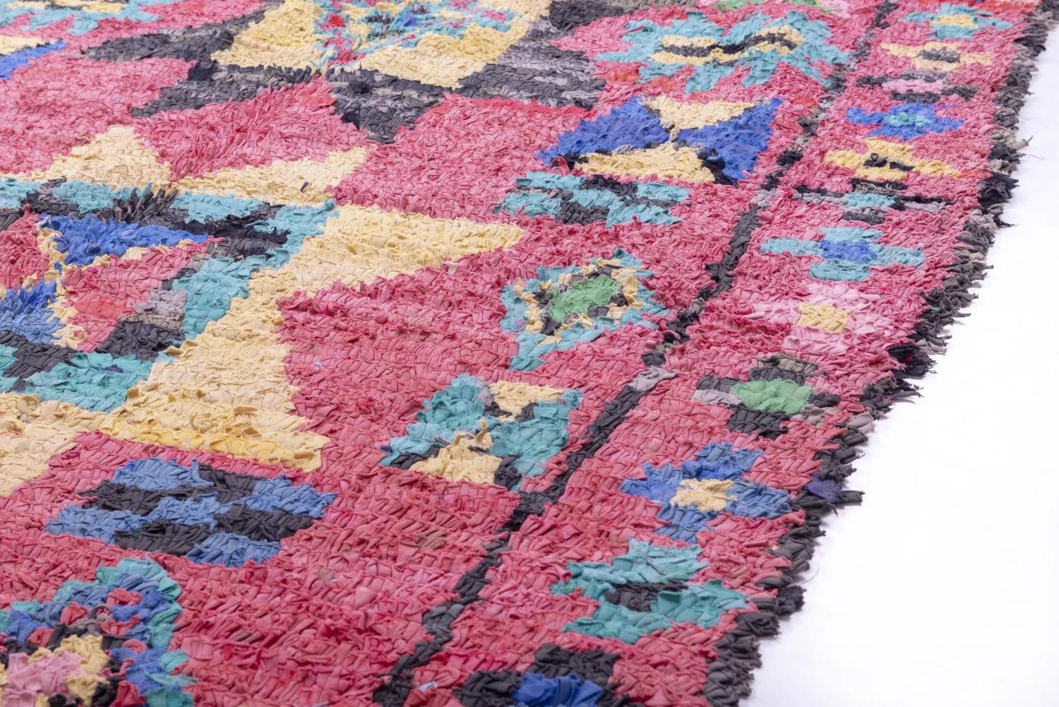 Marokkolainen Kilim matto Boucherouite 225 x 135 cm