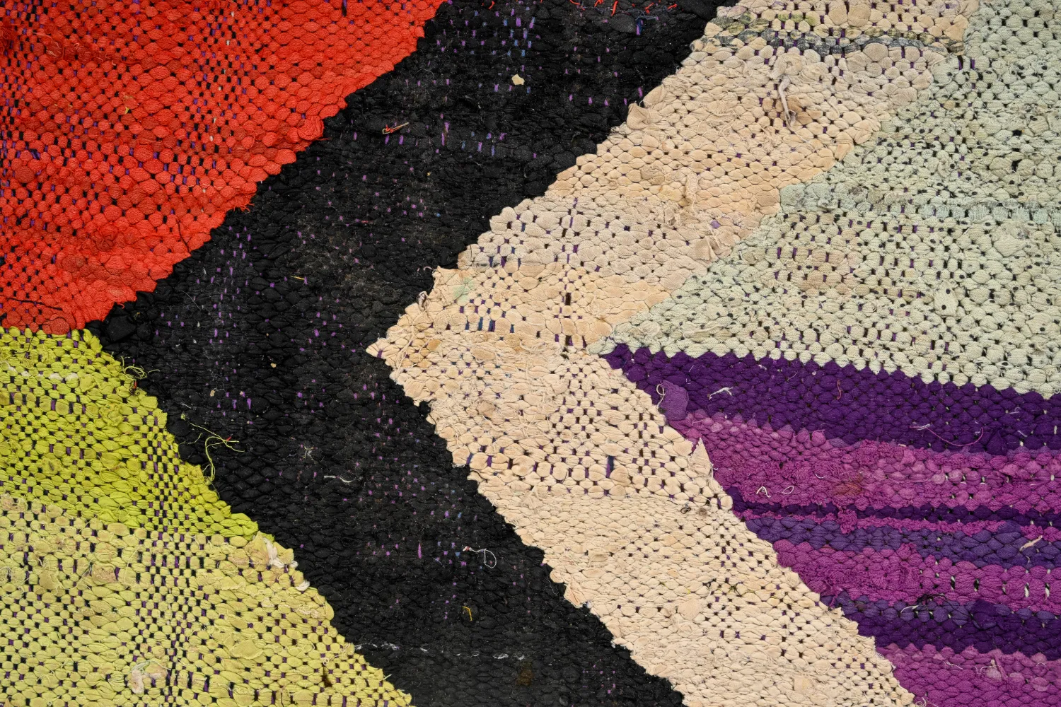 Marokkolainen Kilim matto Boucherouite 135 x 245 cm