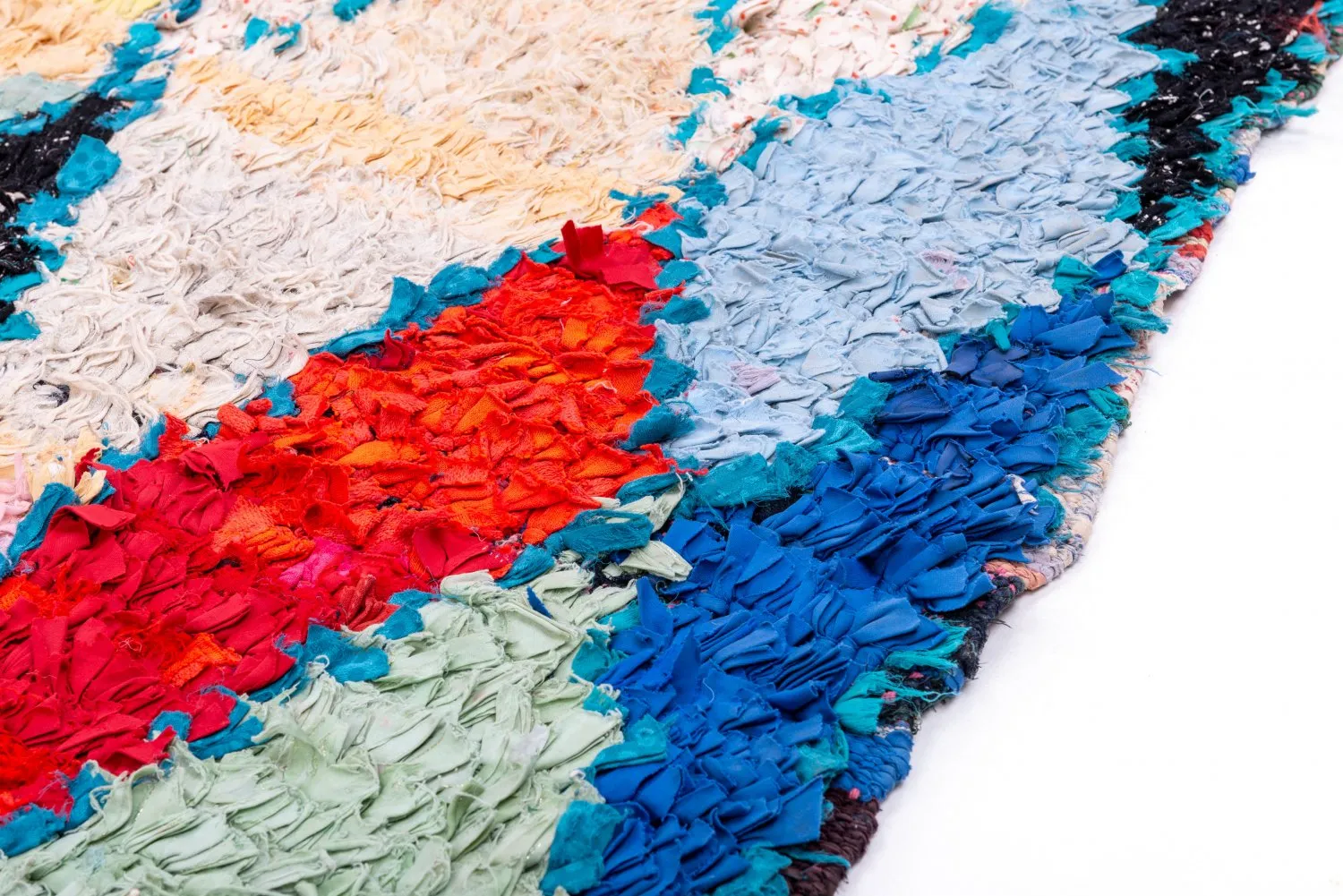Marokkolainen Kilim matto Boucherouite 200 x 130 cm