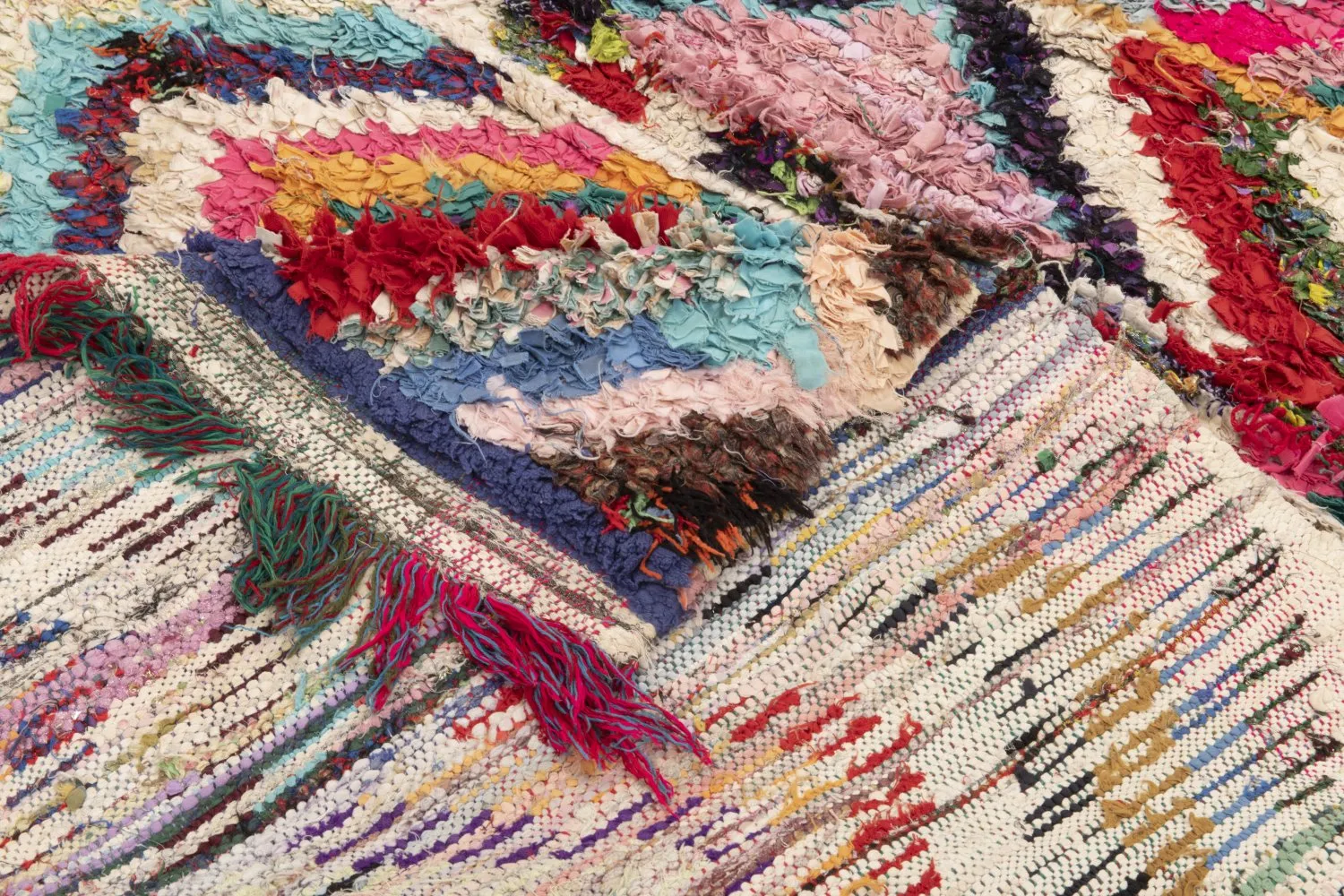 Marokkolainen Kilim matto Boucherouite 235 x 145 cm