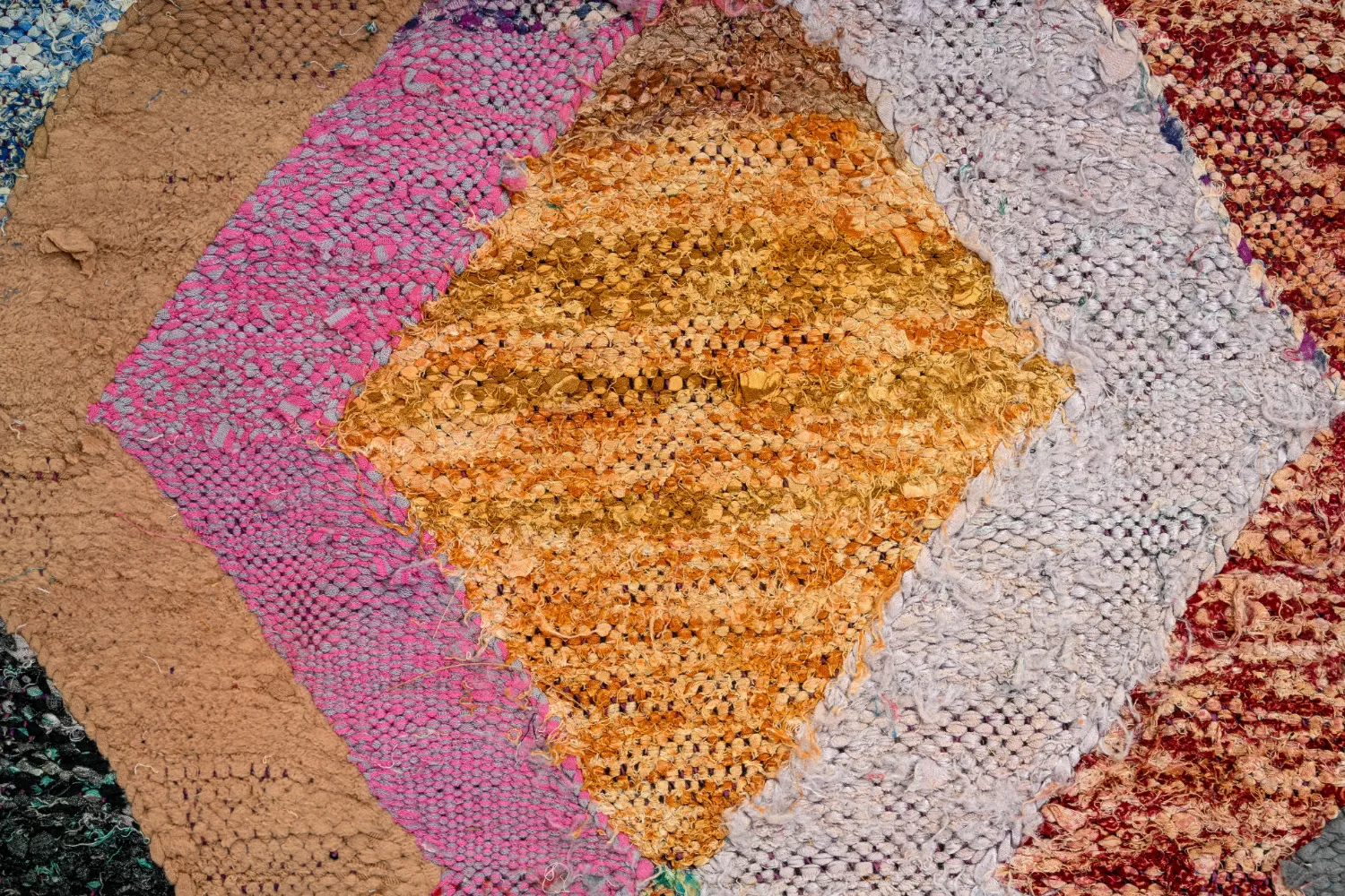 Marokkolainen Kilim matto Boucherouite 135 x 260 cm