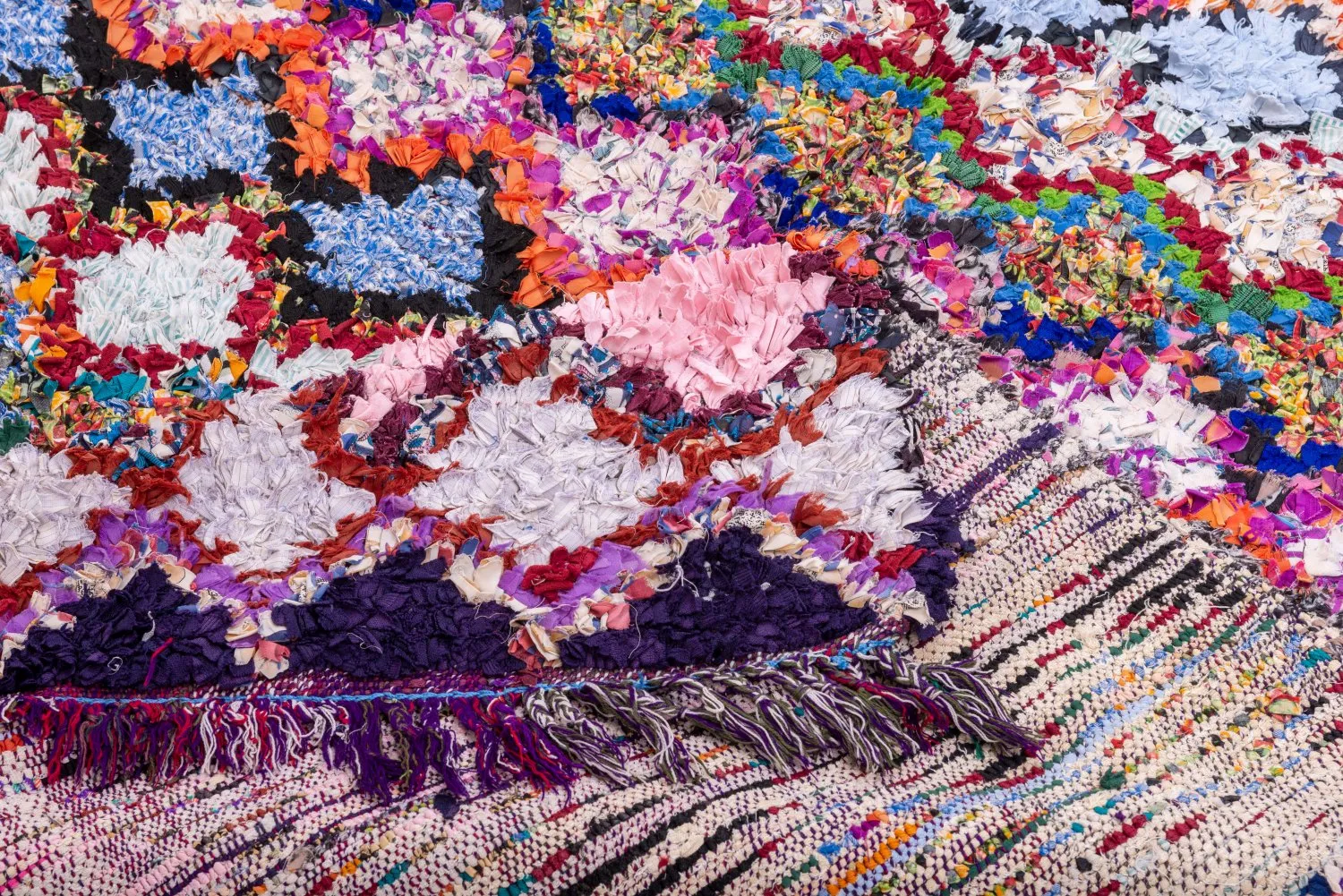 Marokkolainen Kilim matto Boucherouite 220 x 130 cm