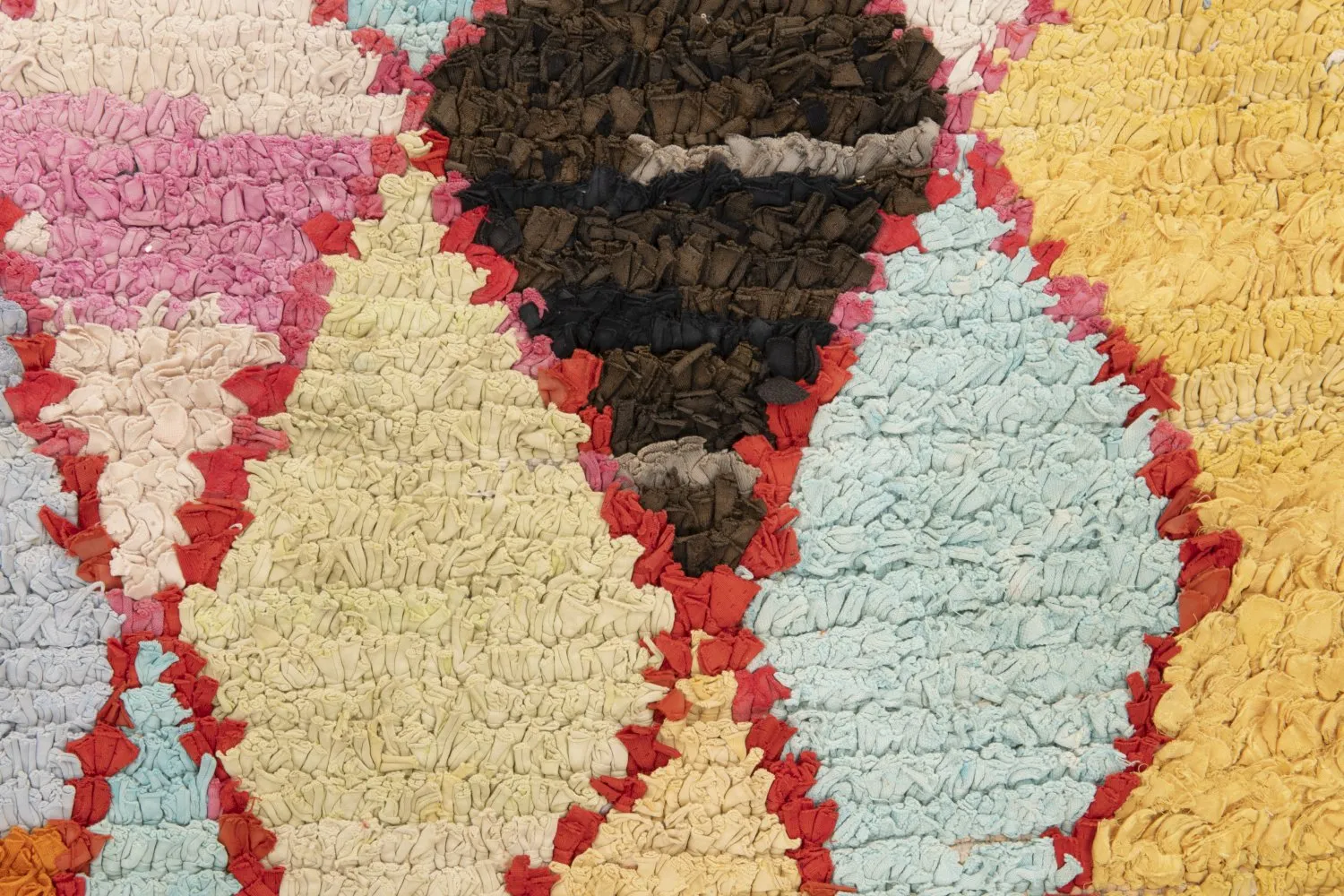 Marokkolainen Kilim matto Boucherouite 200 x 120 cm