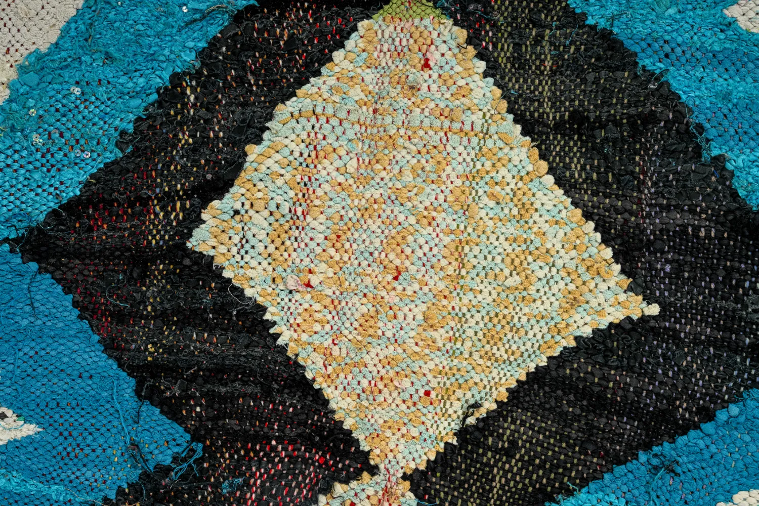 Marokkolainen Kilim matto Boucherouite 125 x 250 cm