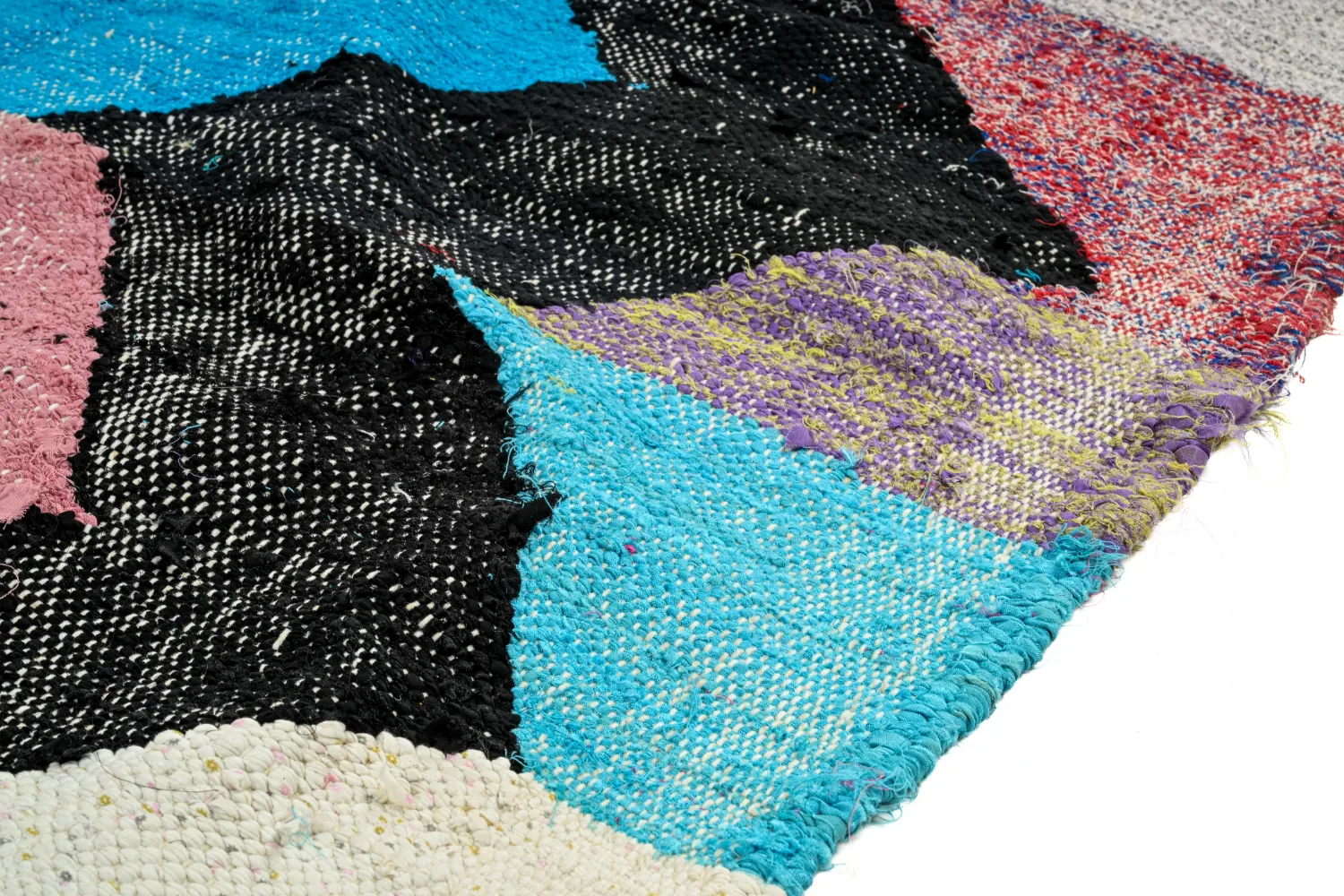 Marokkolainen Kilim matto Boucherouite 120 x 230 cm