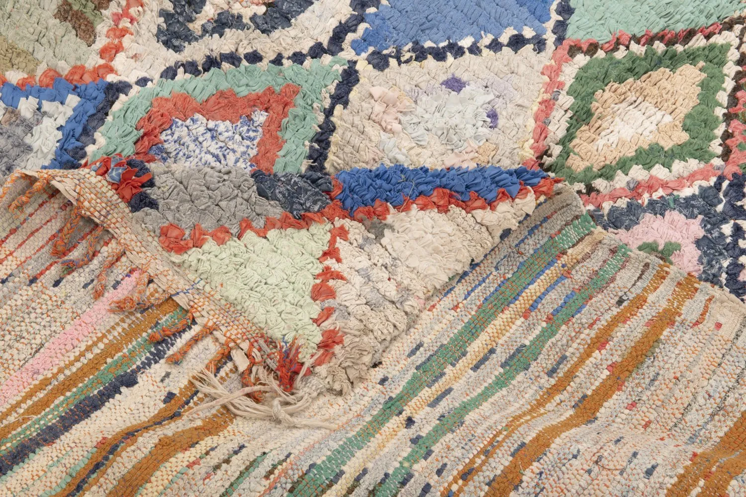Marokkolainen Kilim matto Boucherouite 230 x 130 cm