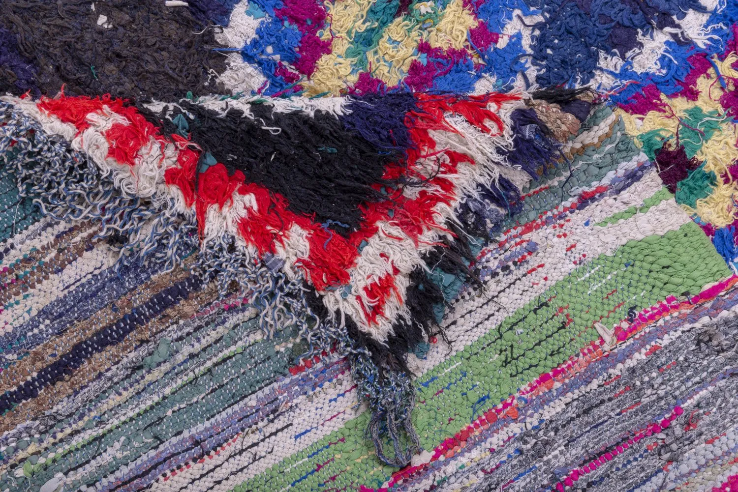 Marokkolainen Kilim matto Boucherouite 265 x 140 cm
