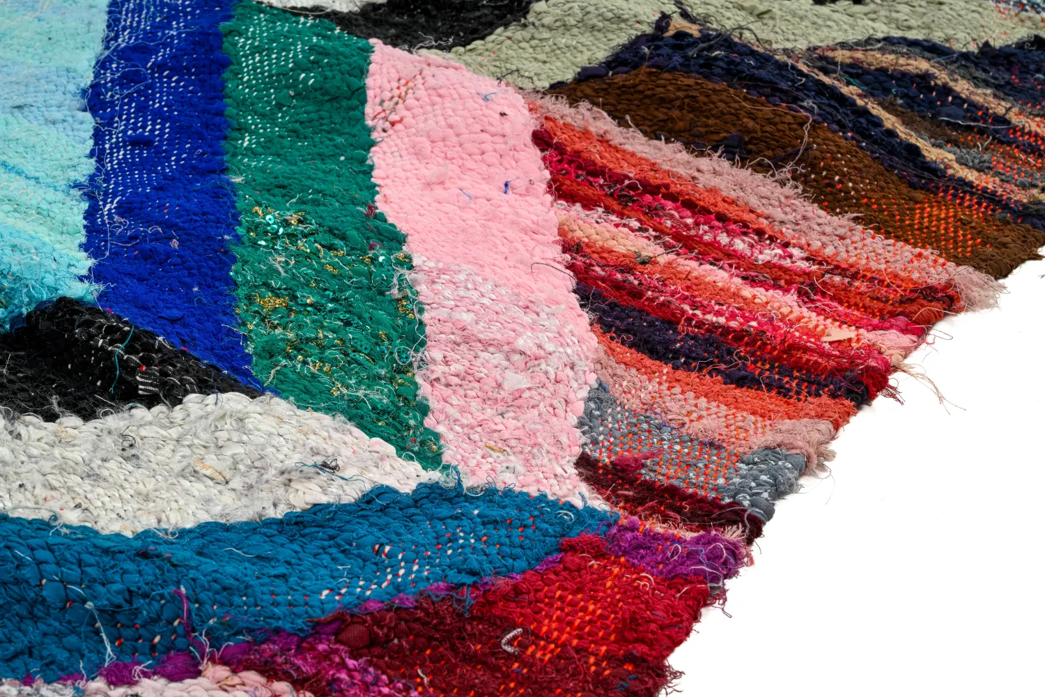 Marokkolainen Kilim matto Boucherouite 135 x 275 cm