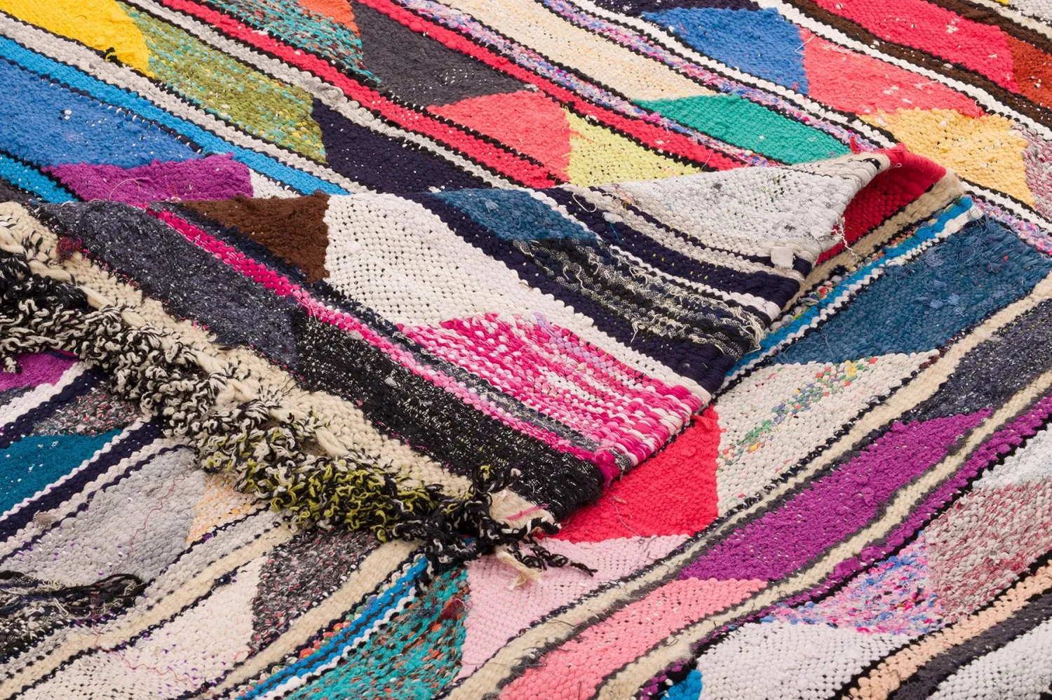 Marokkolainen Kilim matto Boucherouite 130 x 225 cm