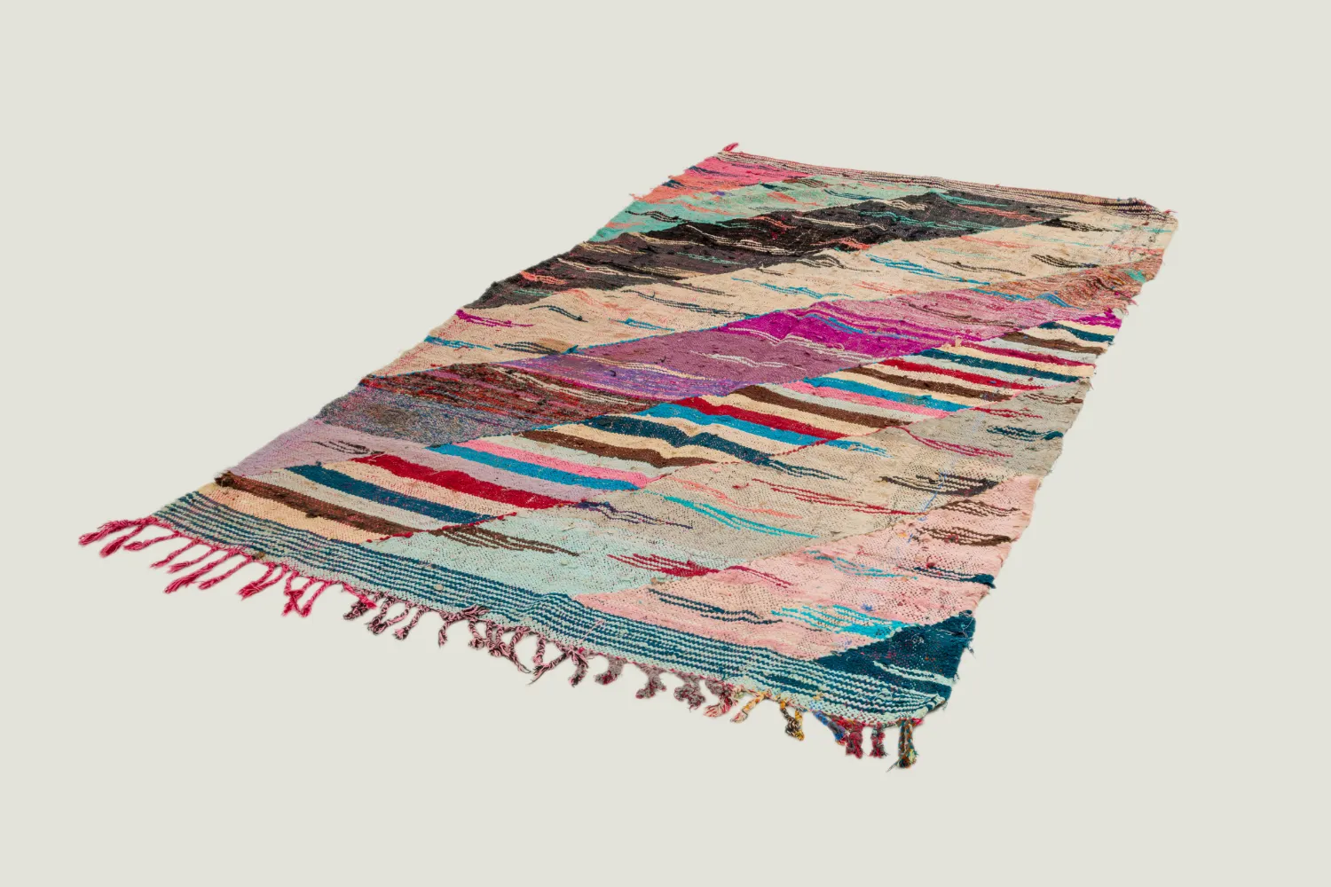 Marokkolainen Kilim matto Boucherouite 135 x 245 cm