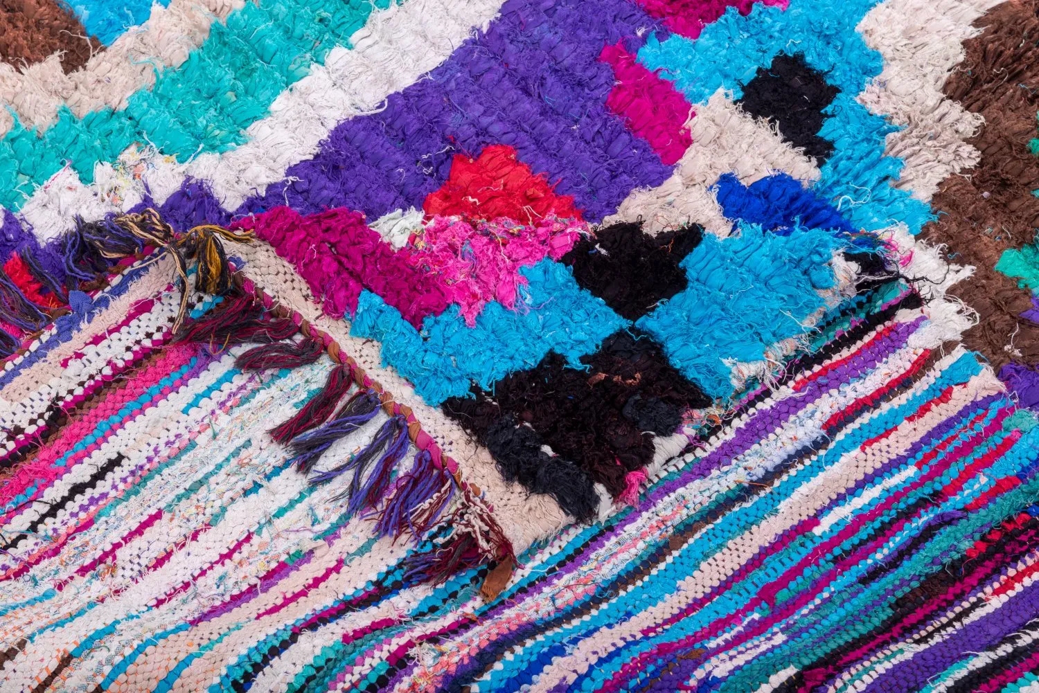 Marokkolainen Kilim matto Boucherouite 210 x 120 cm