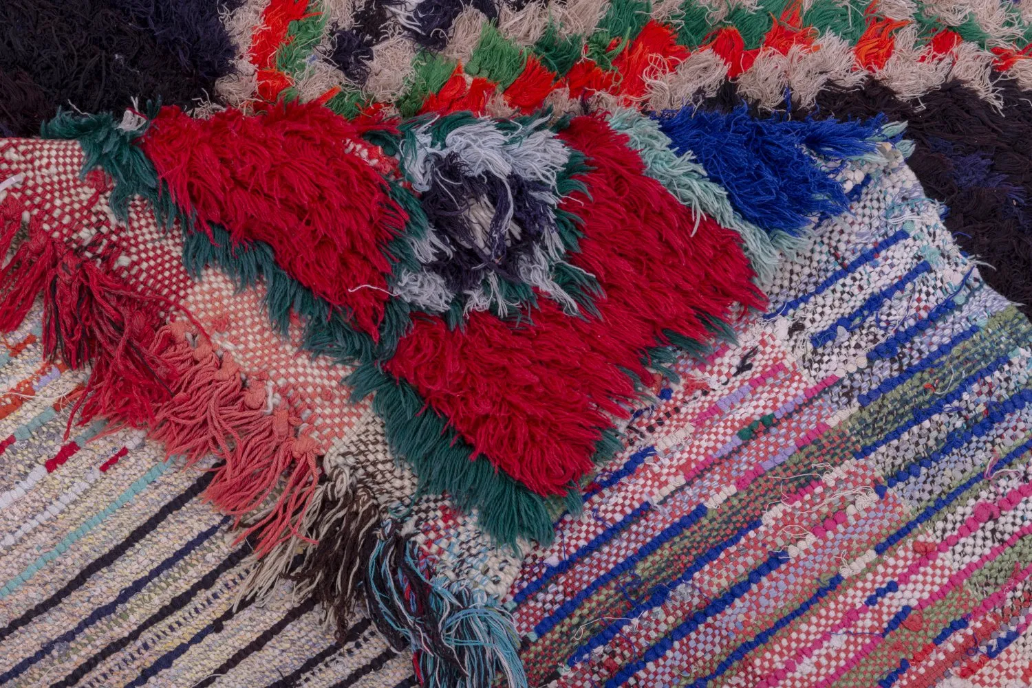 Marokkolainen Kilim matto Boucherouite 250 x 145 cm