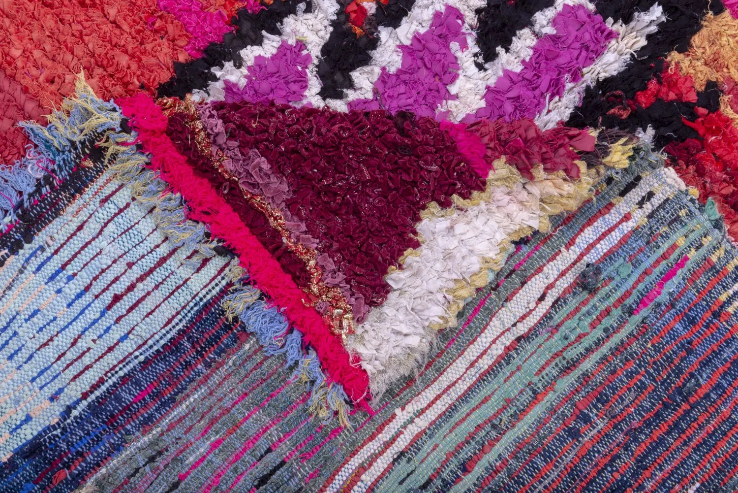 Marokkolainen Kilim matto Boucherouite 230 x 140 cm