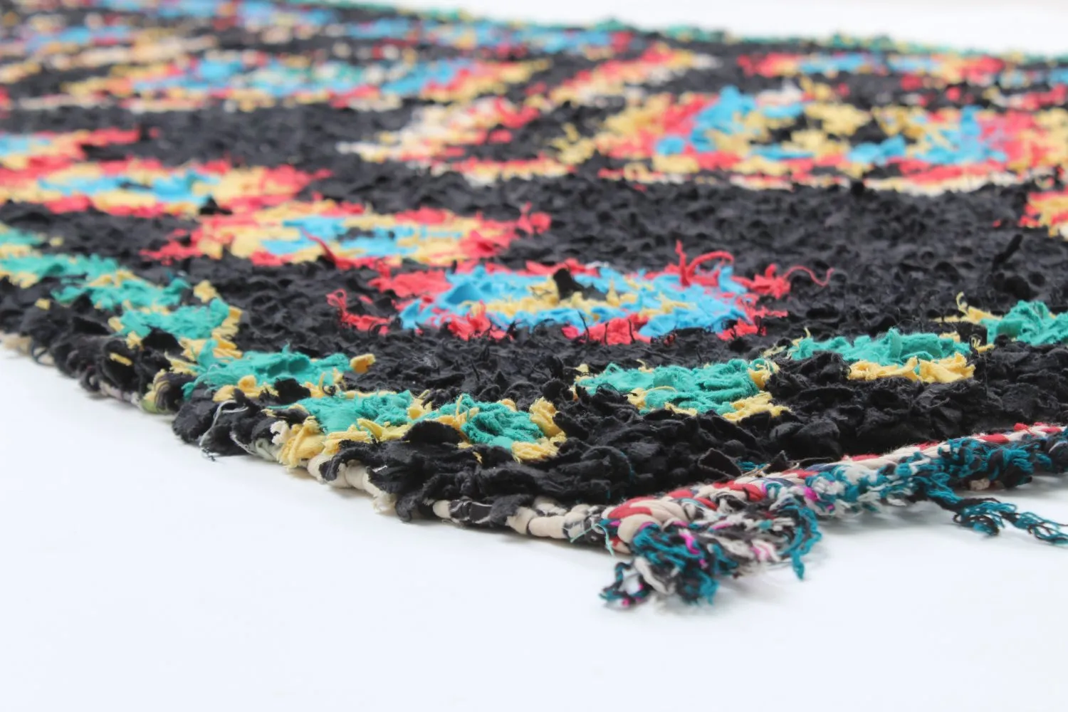 Marokkolainen Kilim matto Boucherouite 370 x 145 cm