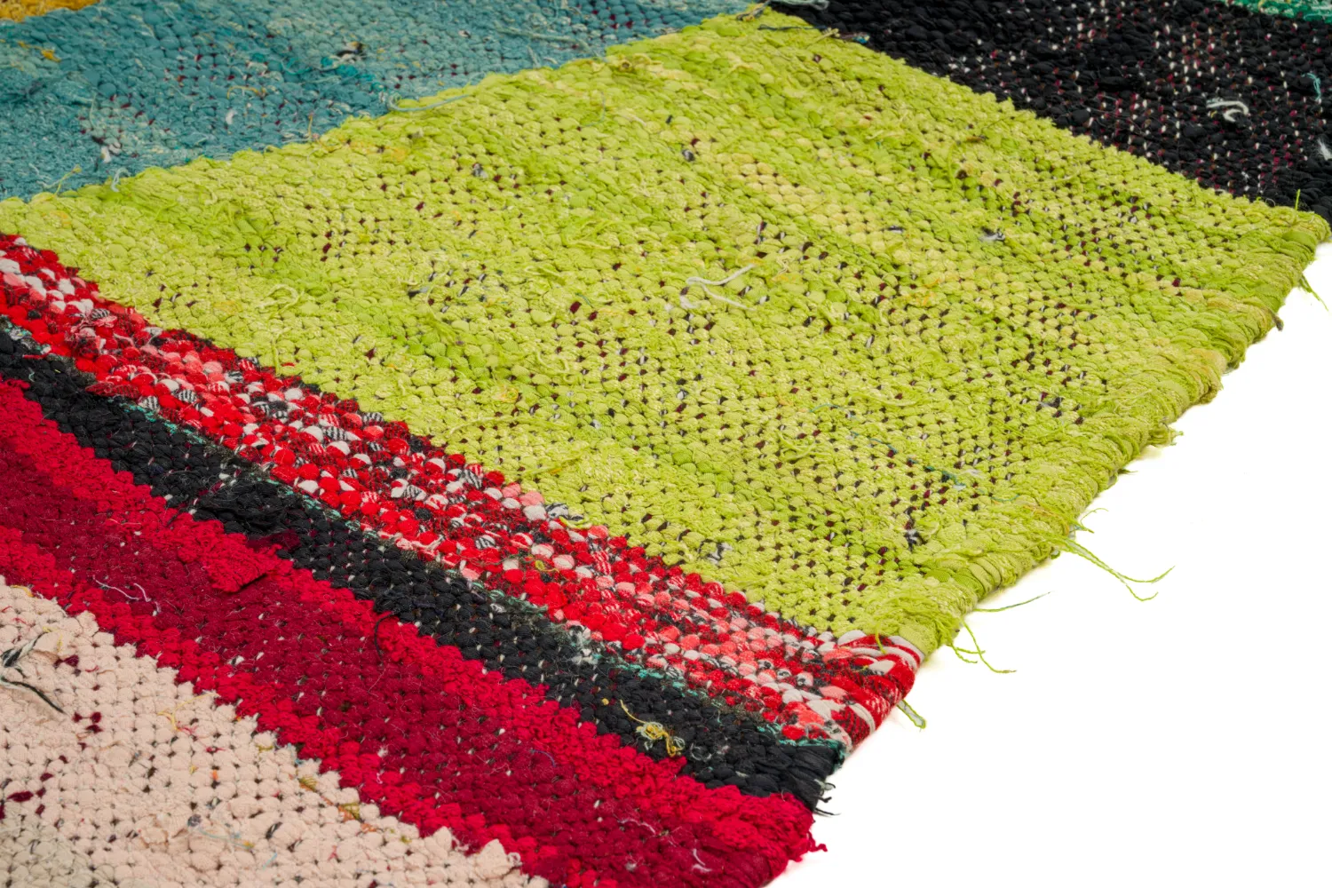 Marokkolainen Kilim matto Boucherouite 125 x 230 cm