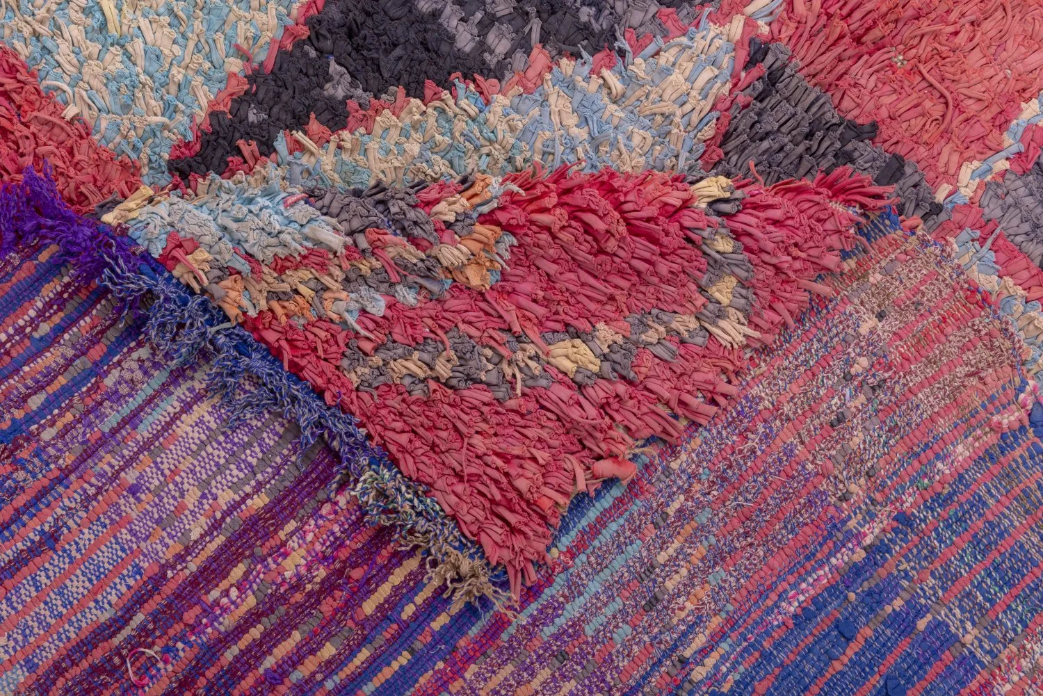 Marokkolainen Kilim matto Boucherouite 255 x 150 cm