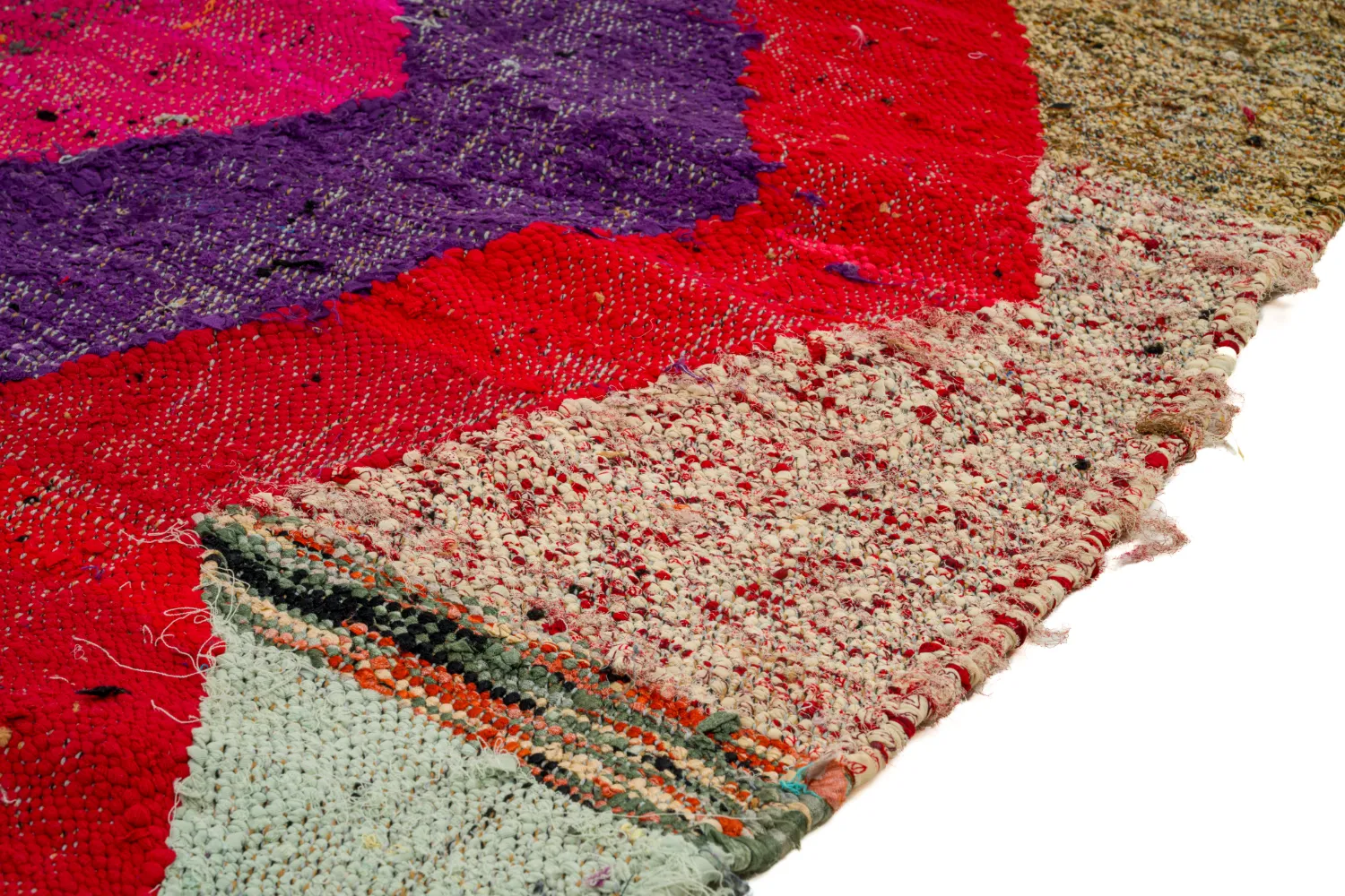 Marokkolainen Kilim matto Boucherouite 125 x 235 cm