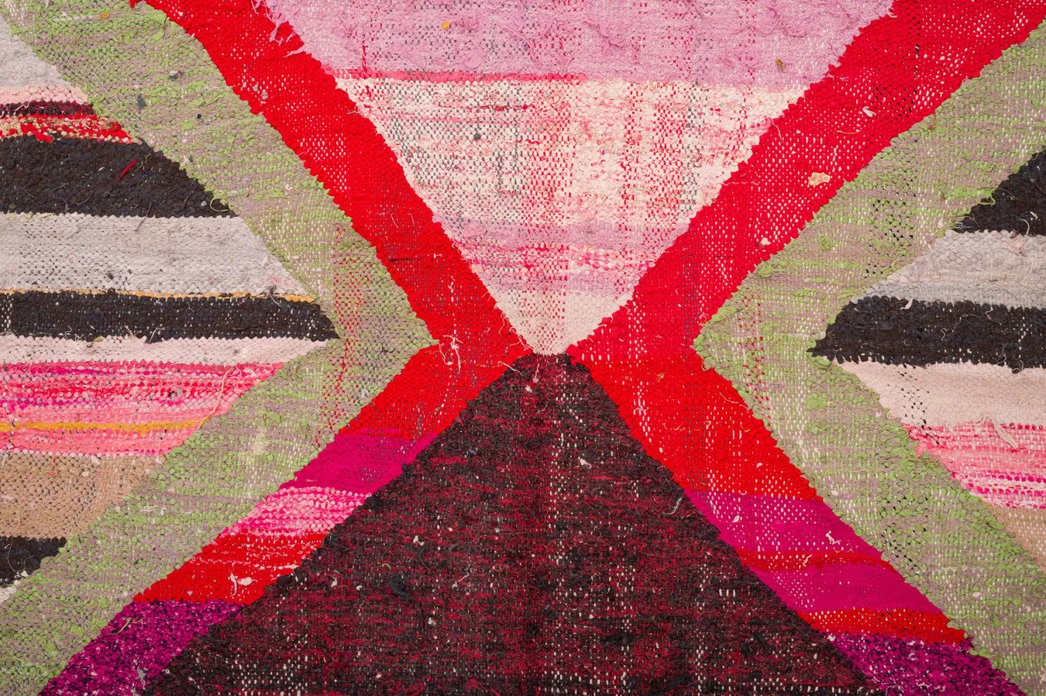 Marokkolainen Kilim matto Boucherouite 135 x 245 cm