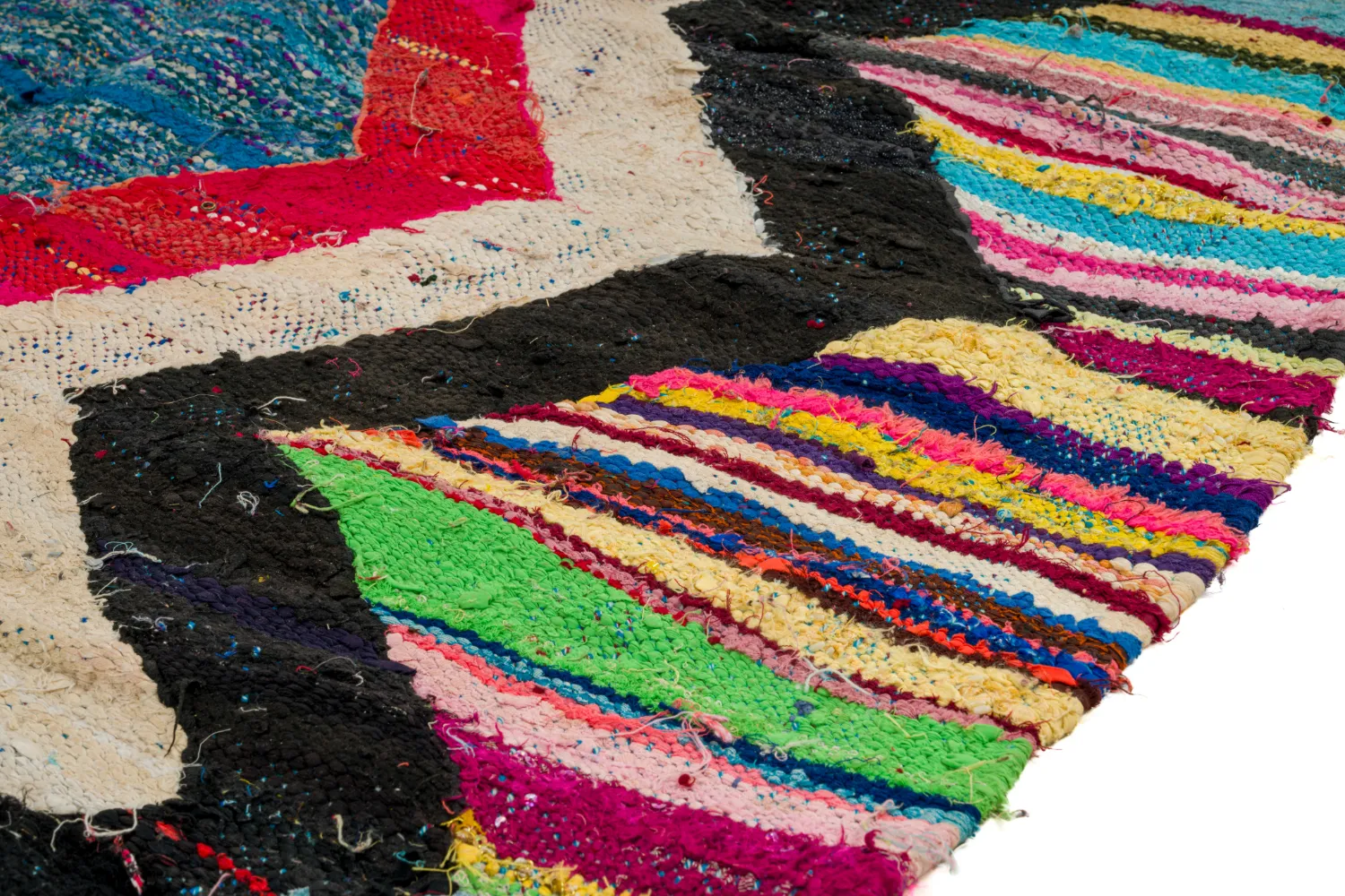 Marokkolainen Kilim matto Boucherouite 125 x 265 cm