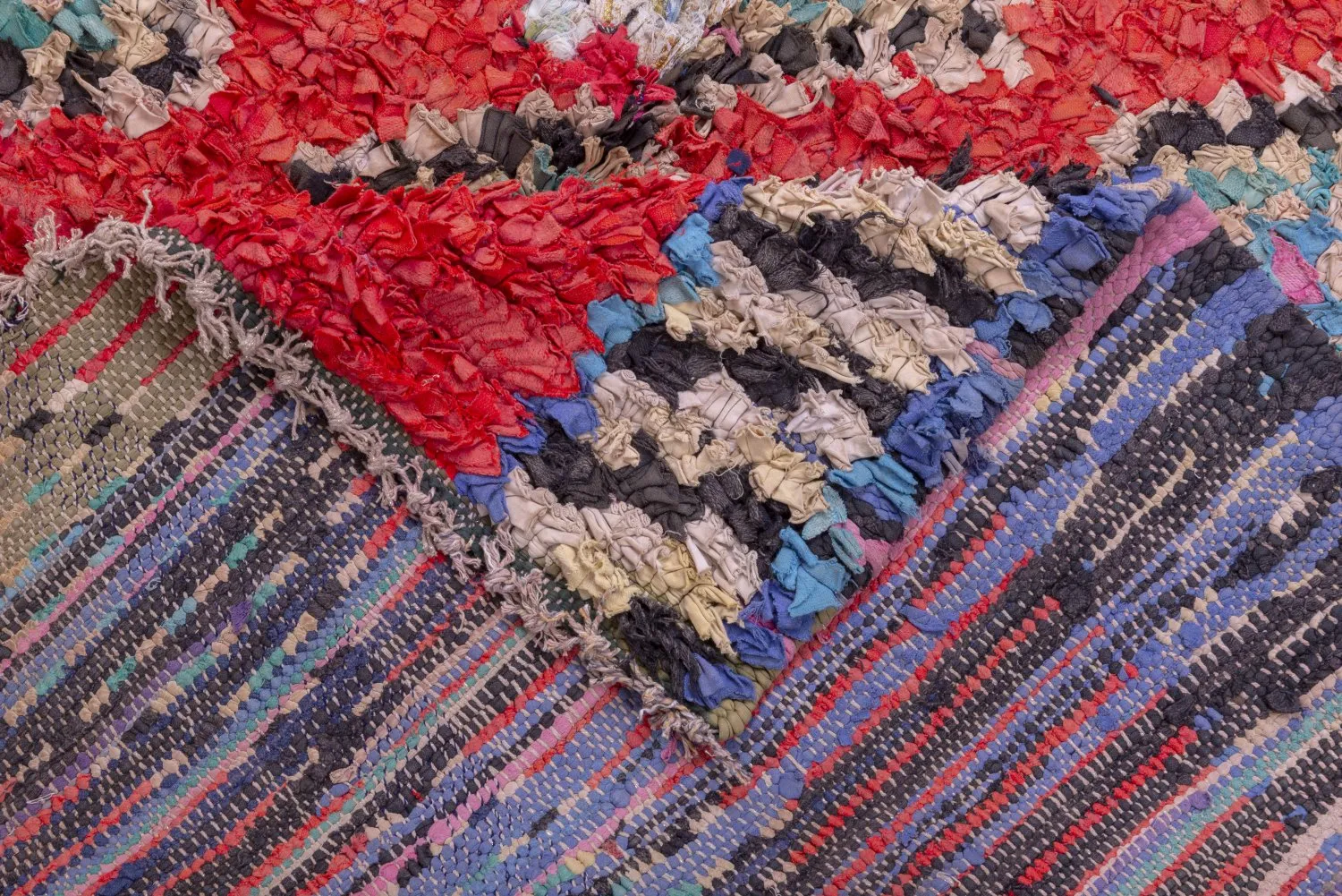Marokkolainen Kilim matto Boucherouite 285 x 170 cm