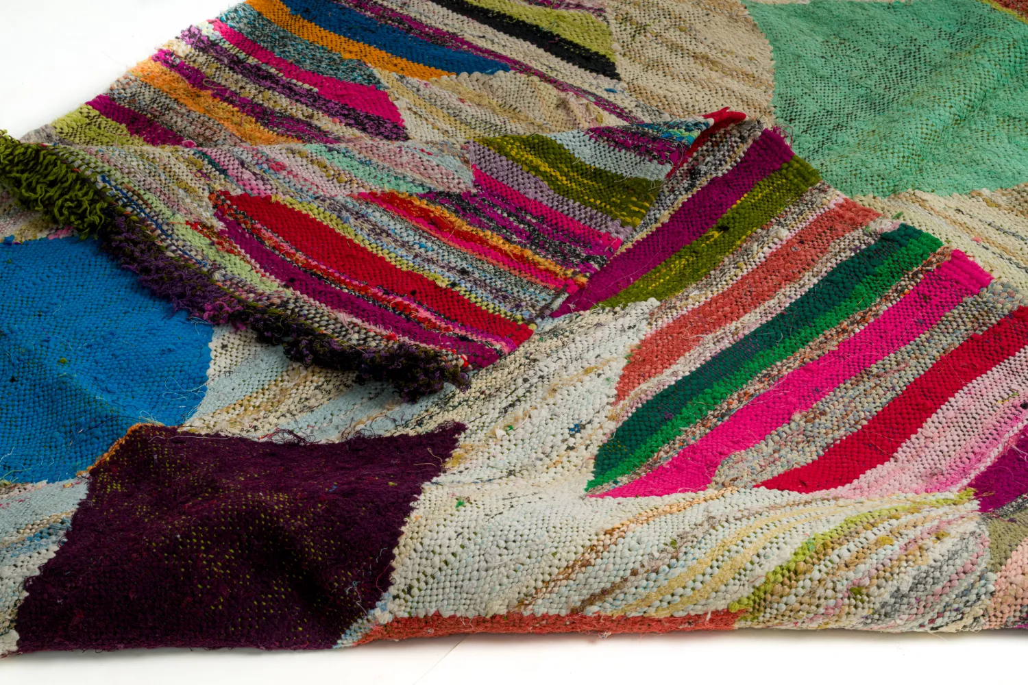 Marokkolainen Kilim matto Boucherouite 140 x 255 cm