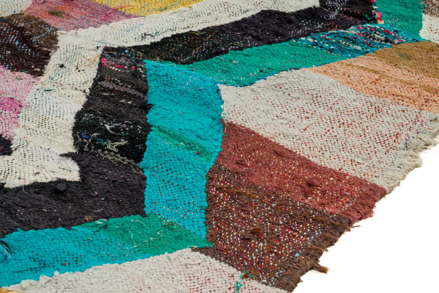 Marokkolainen Kilim matto Boucherouite 135 x 245 cm