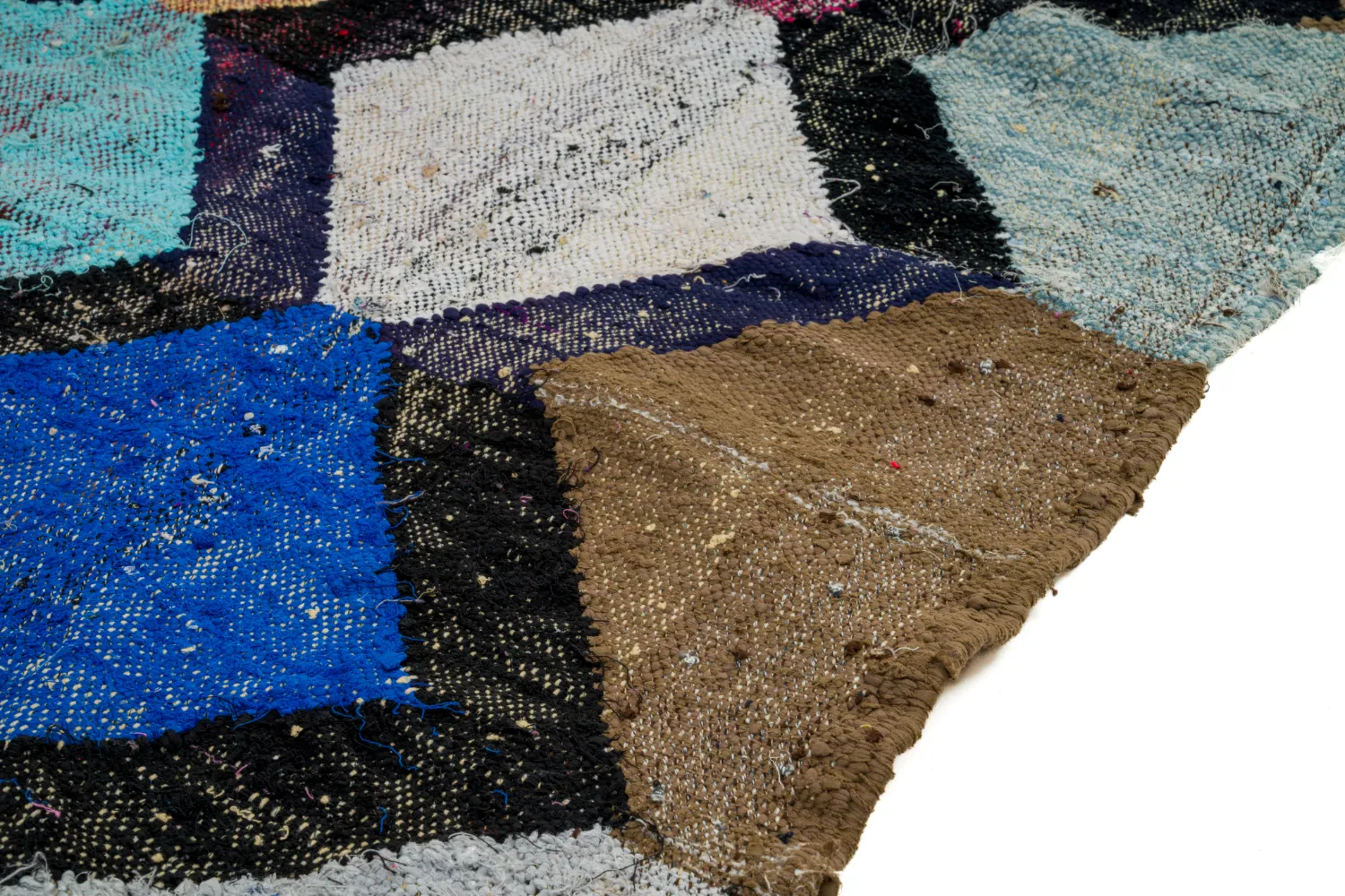 Marokkolainen Kilim matto Boucherouite 135 x 230 cm