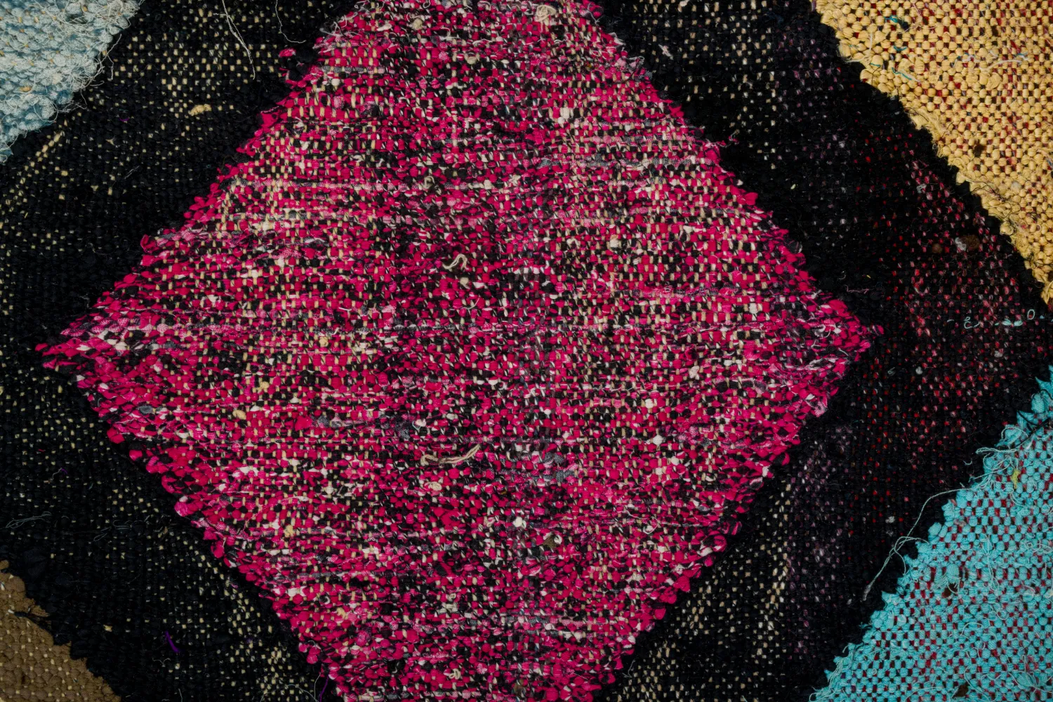 Marokkolainen Kilim matto Boucherouite 135 x 230 cm