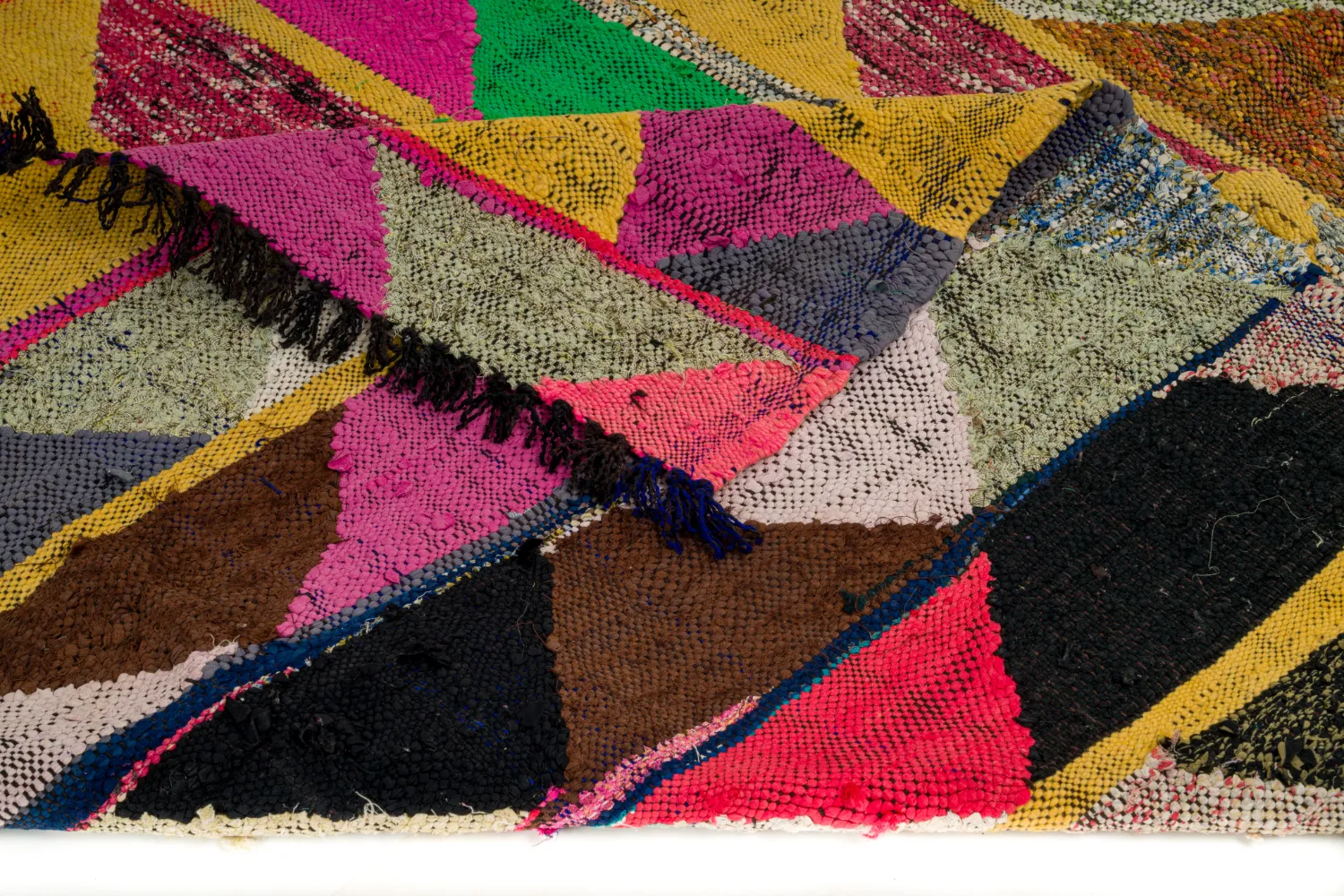 Marokkolainen Kilim matto Boucherouite 140 x 230 cm