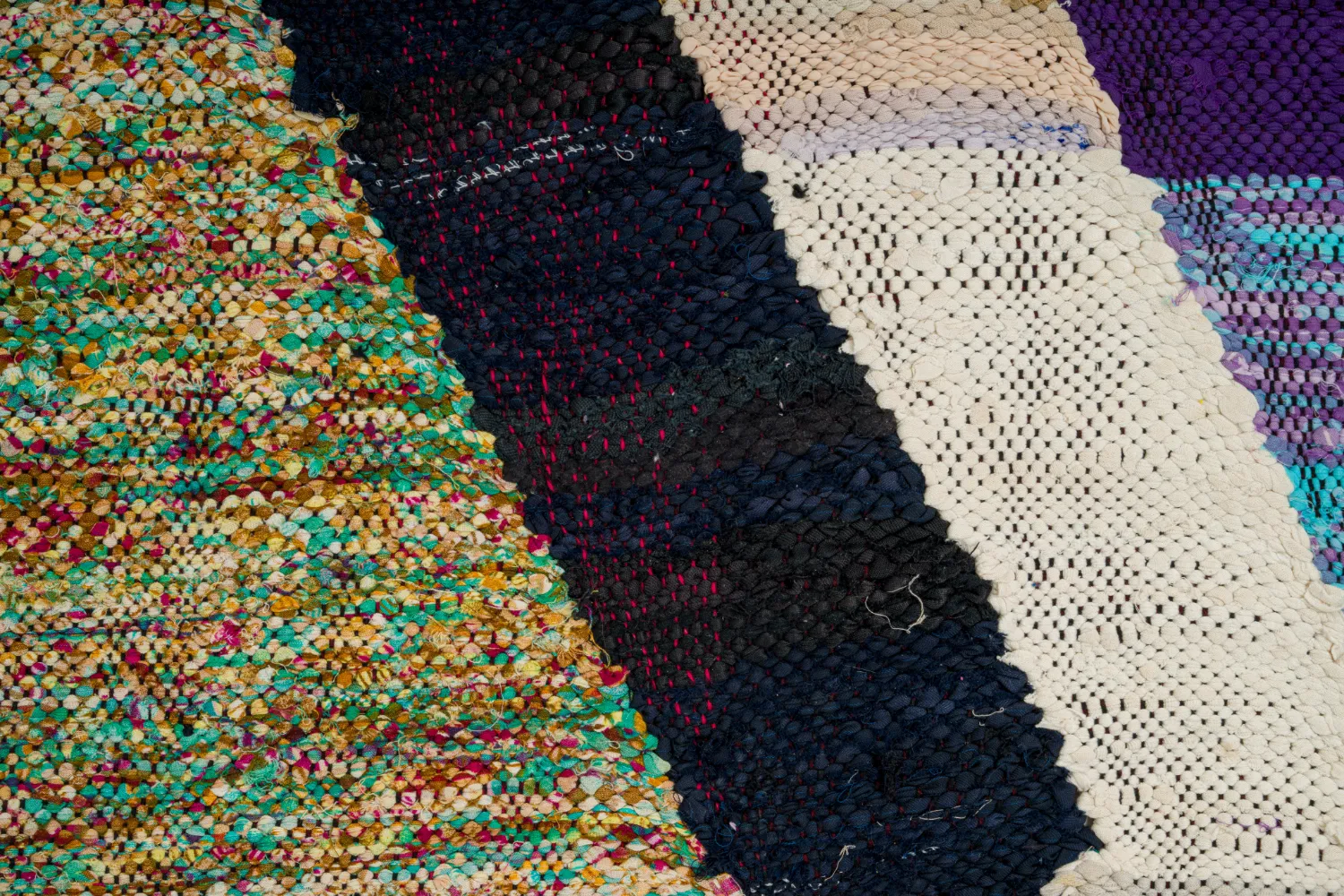 Marokkolainen Kilim matto Boucherouite 135 x 255 cm