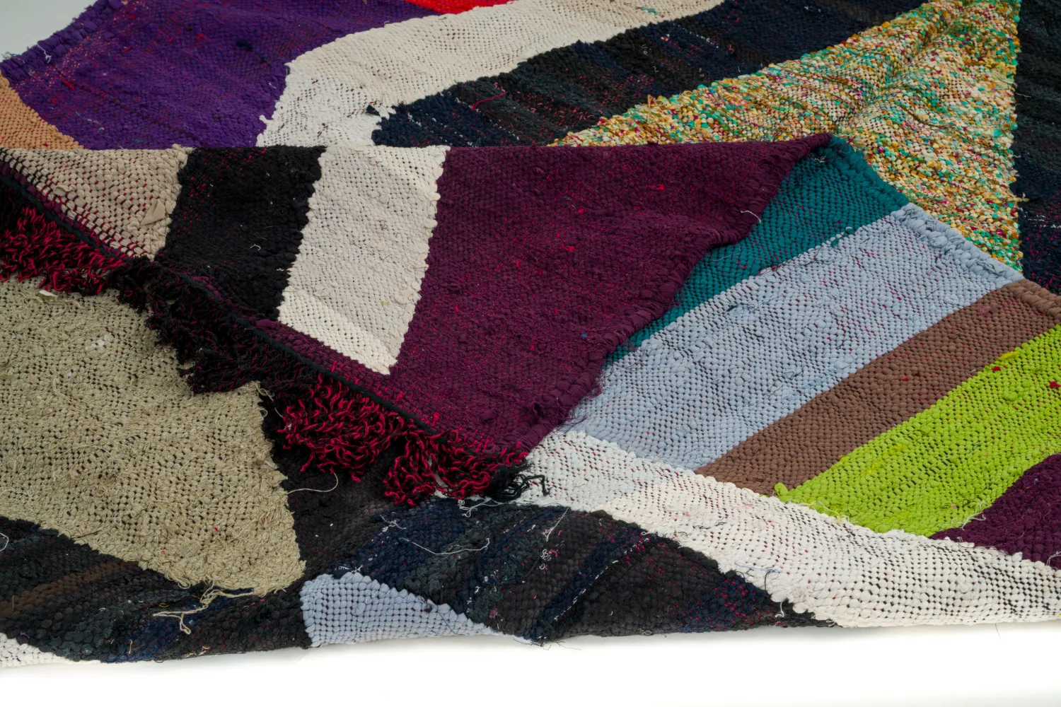 Marokkolainen Kilim matto Boucherouite 135 x 255 cm