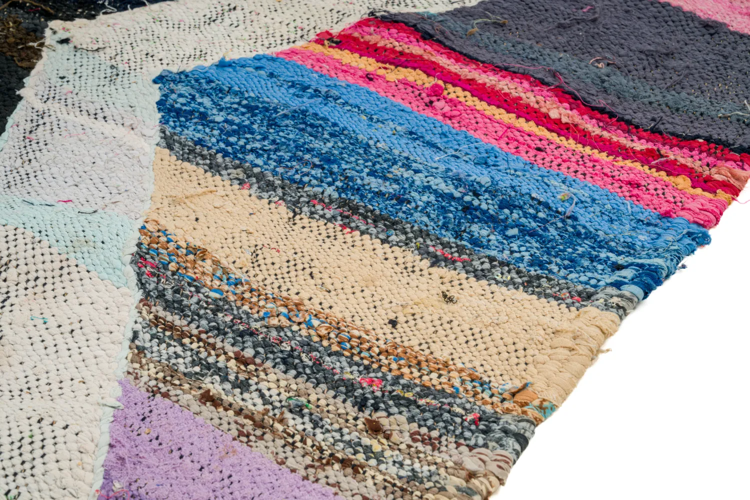 Marokkolainen Kilim matto Boucherouite 130 x 220 cm