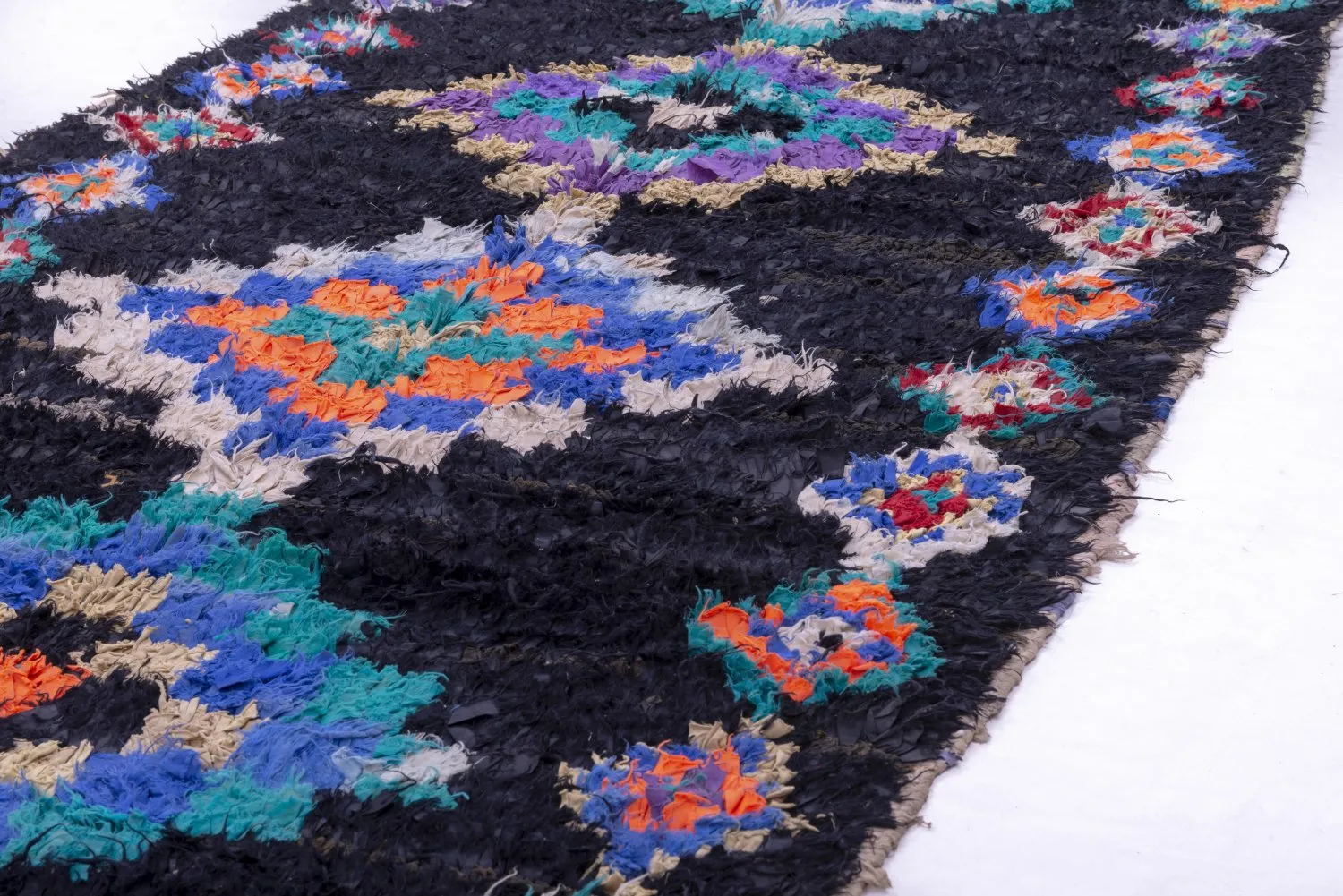 Marokkolainen Kilim matto Boucherouite 330 x 115 cm
