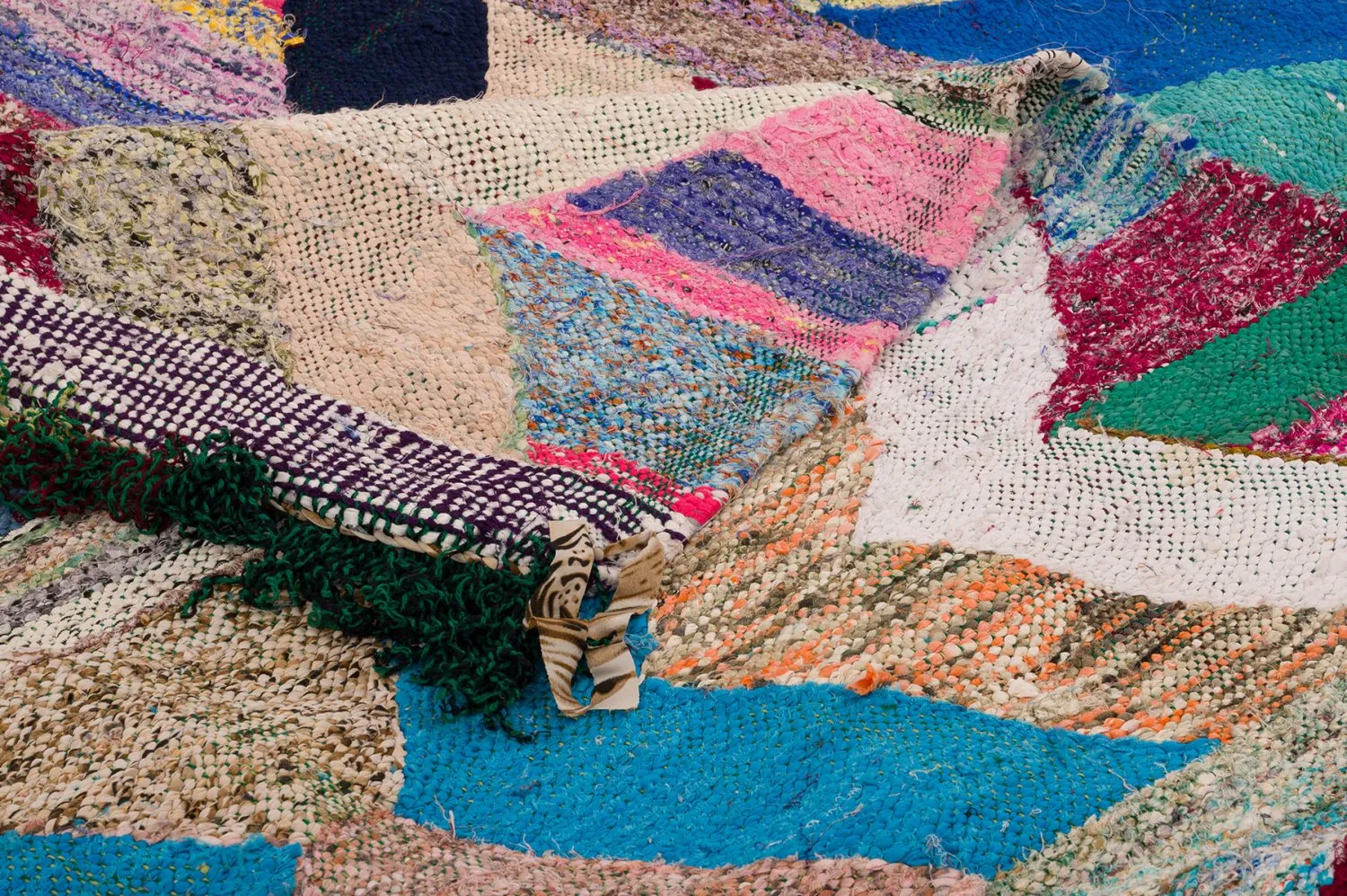 Marokkolainen Kilim matto Boucherouite 130 x 275 cm