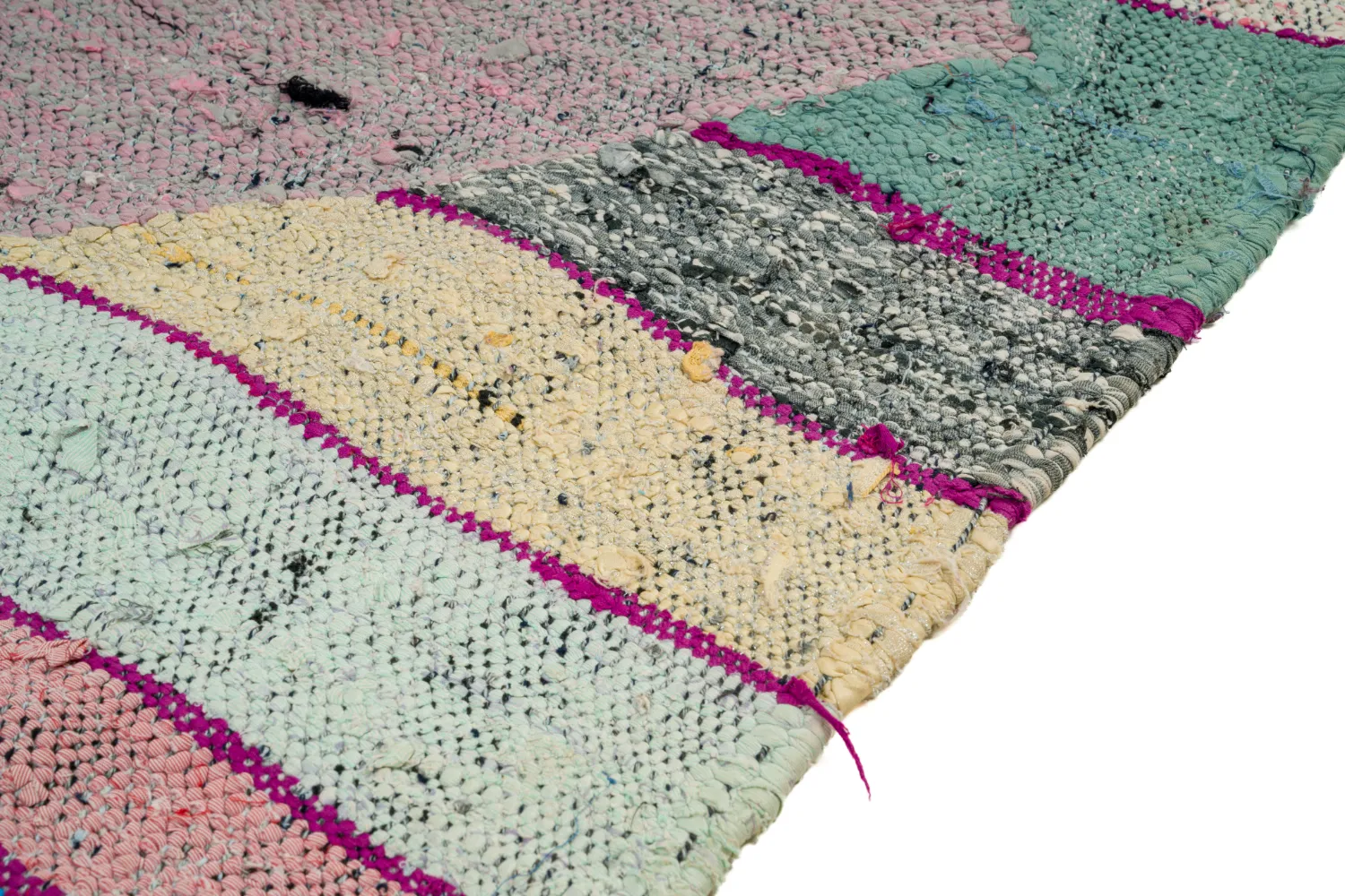 Marokkolainen Kilim matto Boucherouite 130 x 230 cm