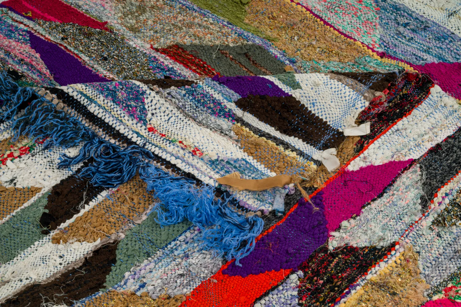 Marokkolainen Kilim matto Boucherouite 150 x 255 cm
