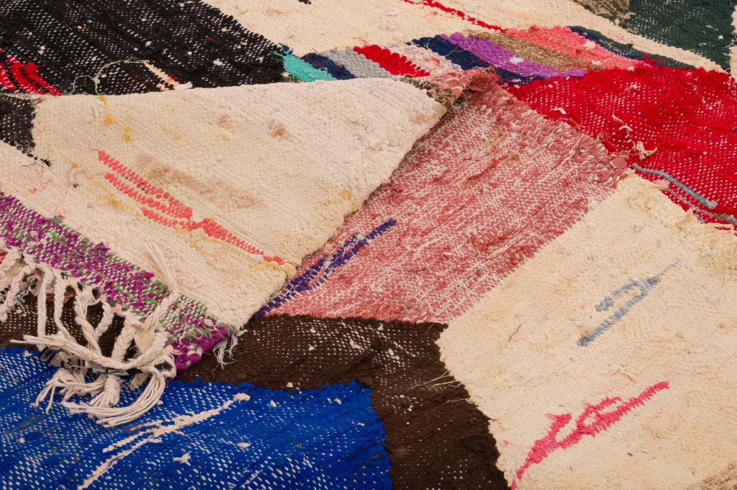 Marokkolainen Kilim matto Boucherouite 125 x 240 cm
