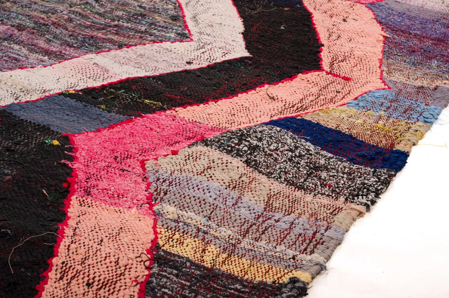 Marokkolainen Kilim matto Boucherouite 150 x 260 cm