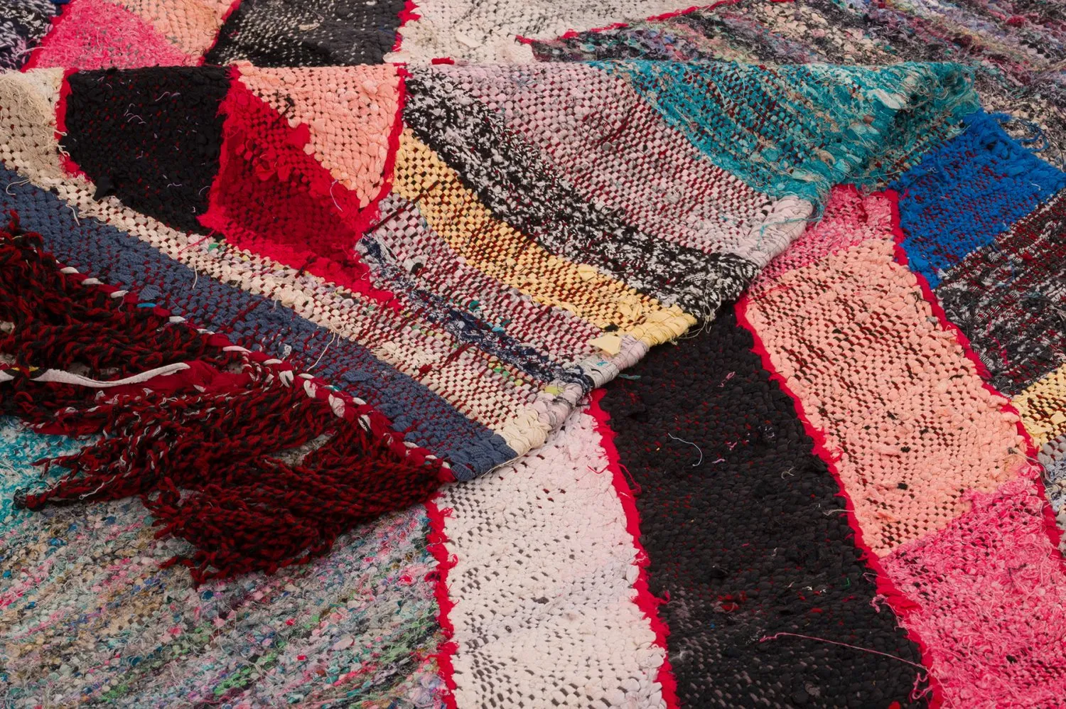 Marokkolainen Kilim matto Boucherouite 150 x 260 cm