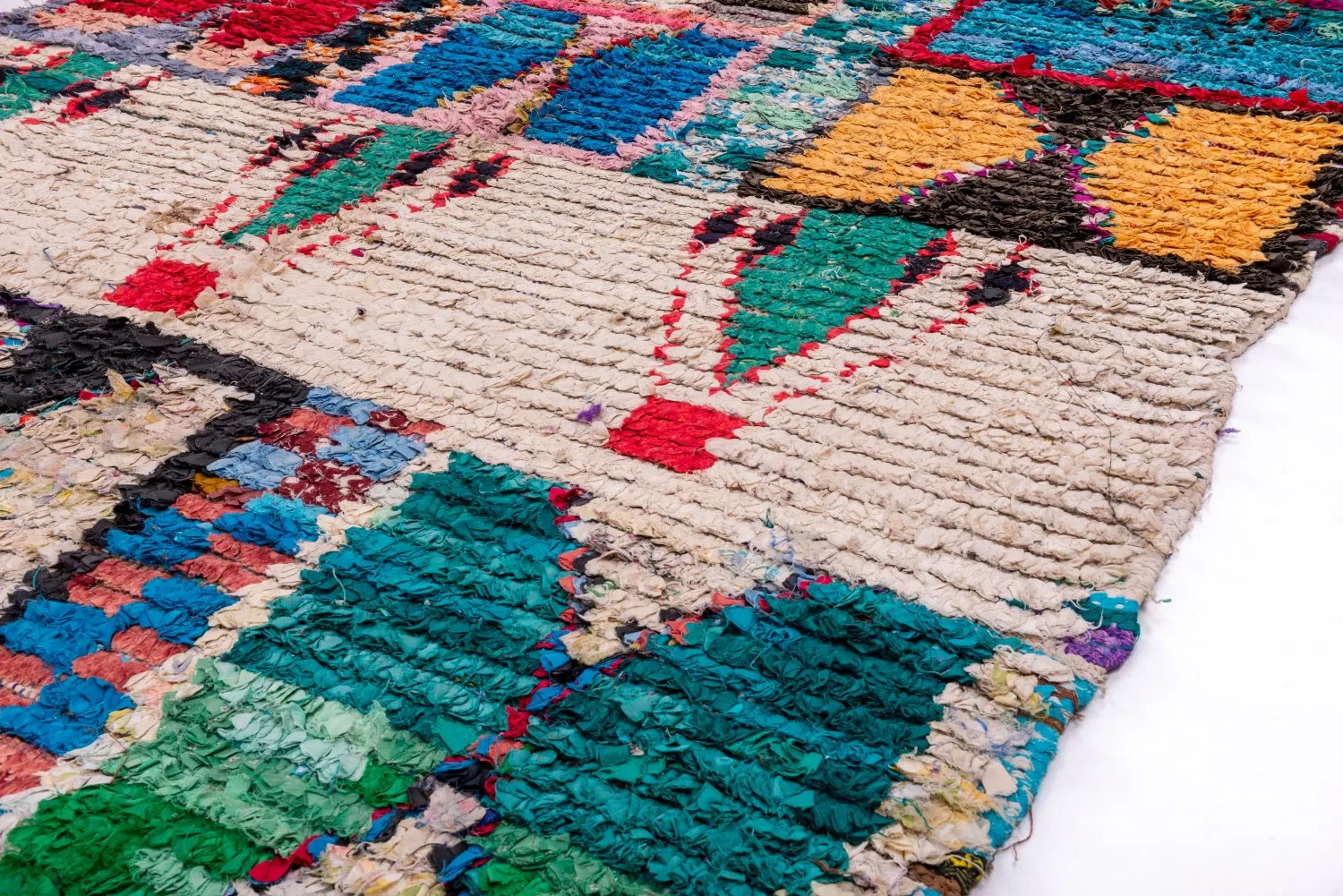 Marokkolainen Kilim matto Boucherouite 225 x 170 cm