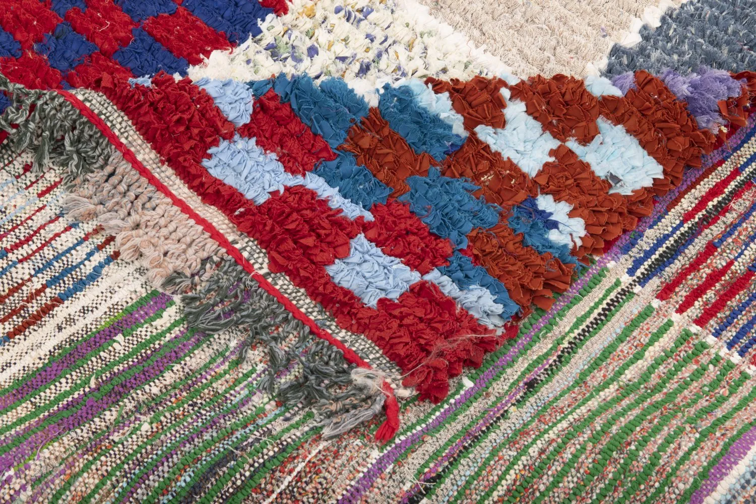 Marokkolainen Kilim matto Boucherouite 280 x 115 cm