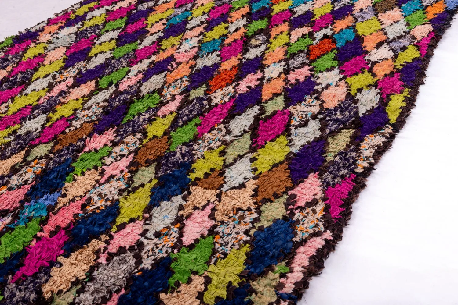 Marokkolainen Kilim matto Boucherouite 245 x 115 cm