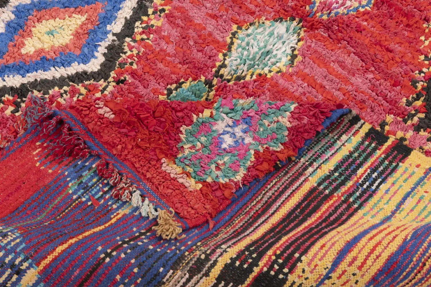 Marokkolainen Kilim matto Boucherouite 225 x 165 cm