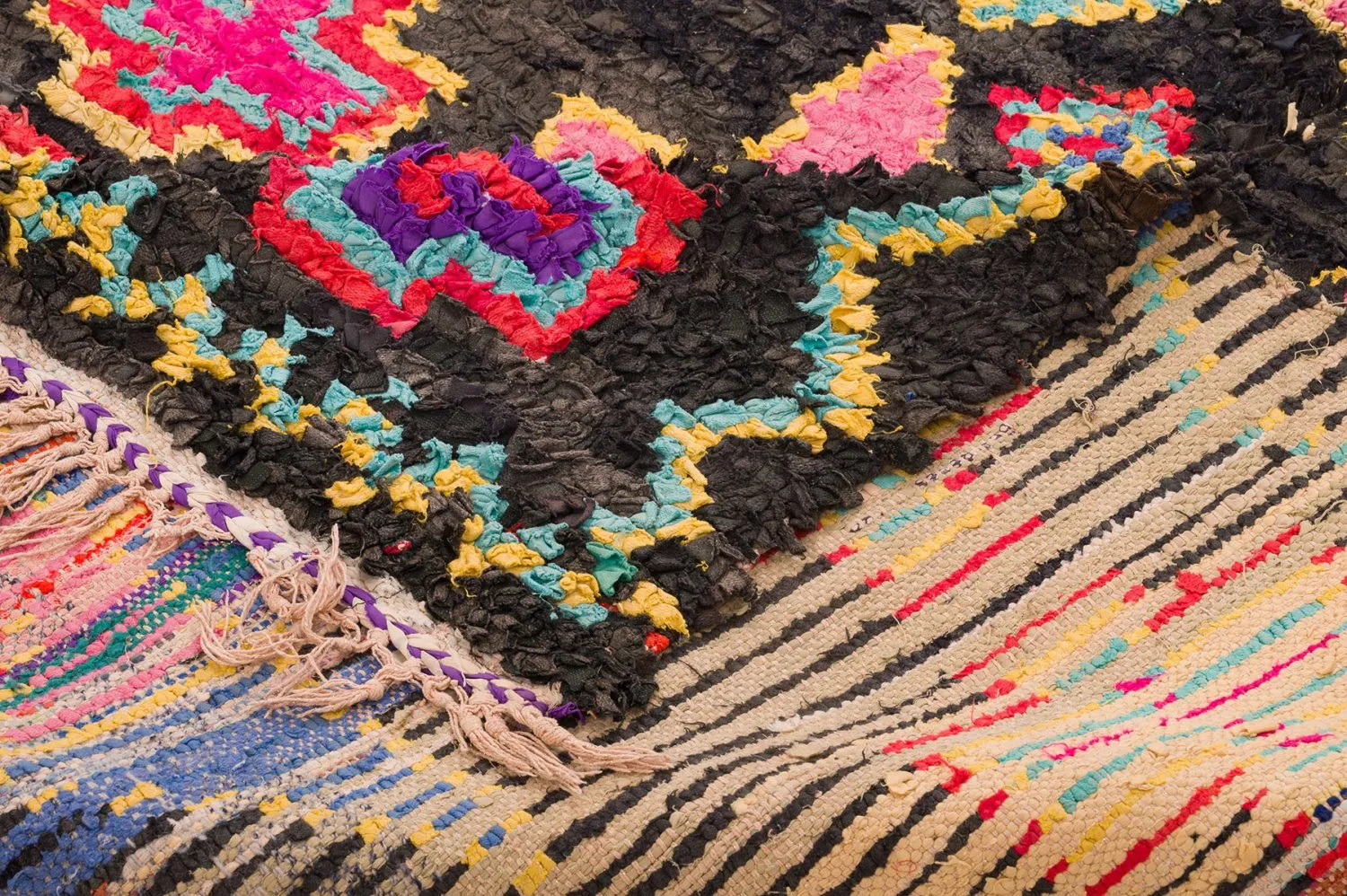 Marokkolainen Kilim matto Boucherouite 135 x 315 cm