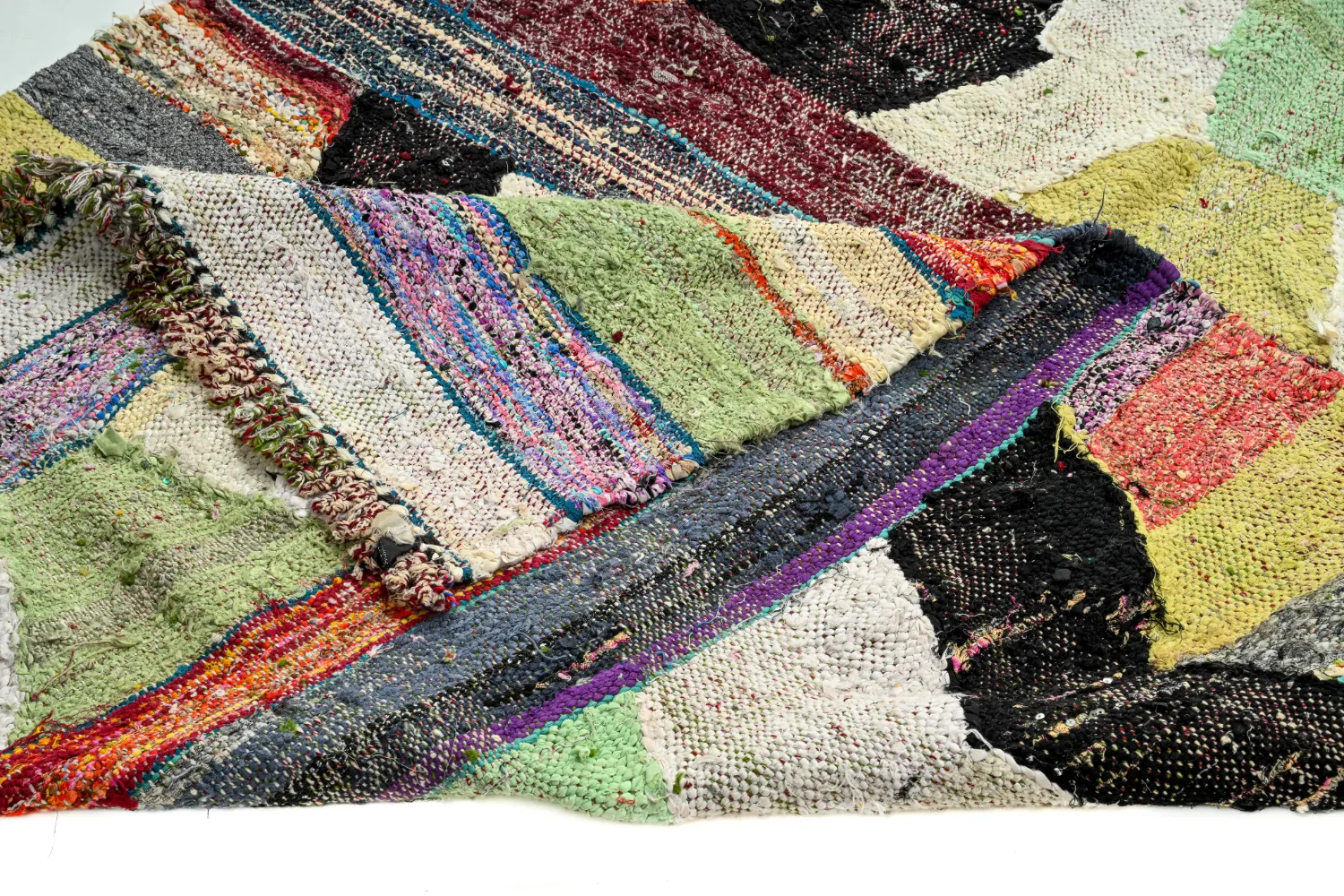 Marokkolainen Kilim matto Boucherouite 130 x 245 cm