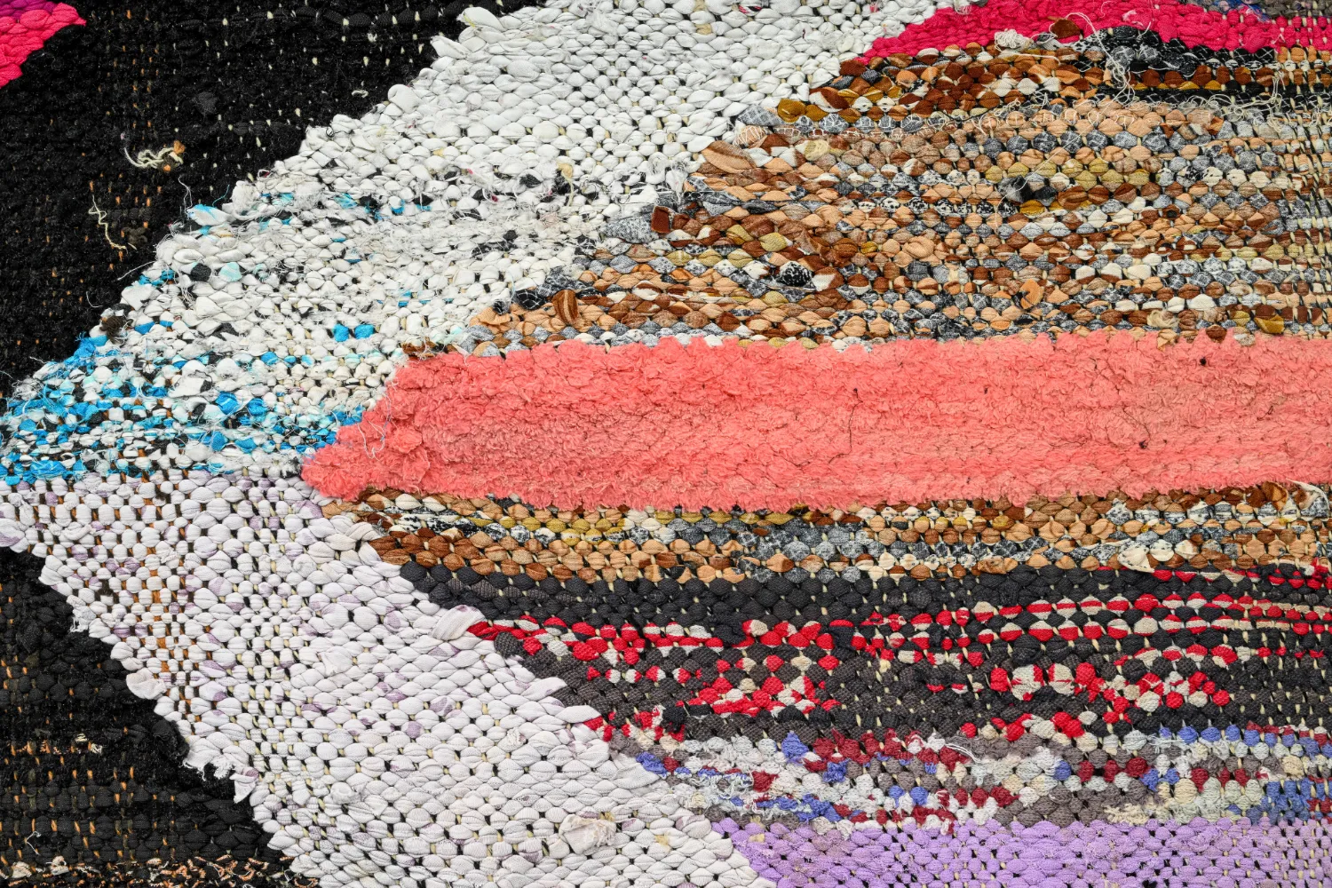 Marokkolainen Kilim matto Boucherouite 140 x 245 cm