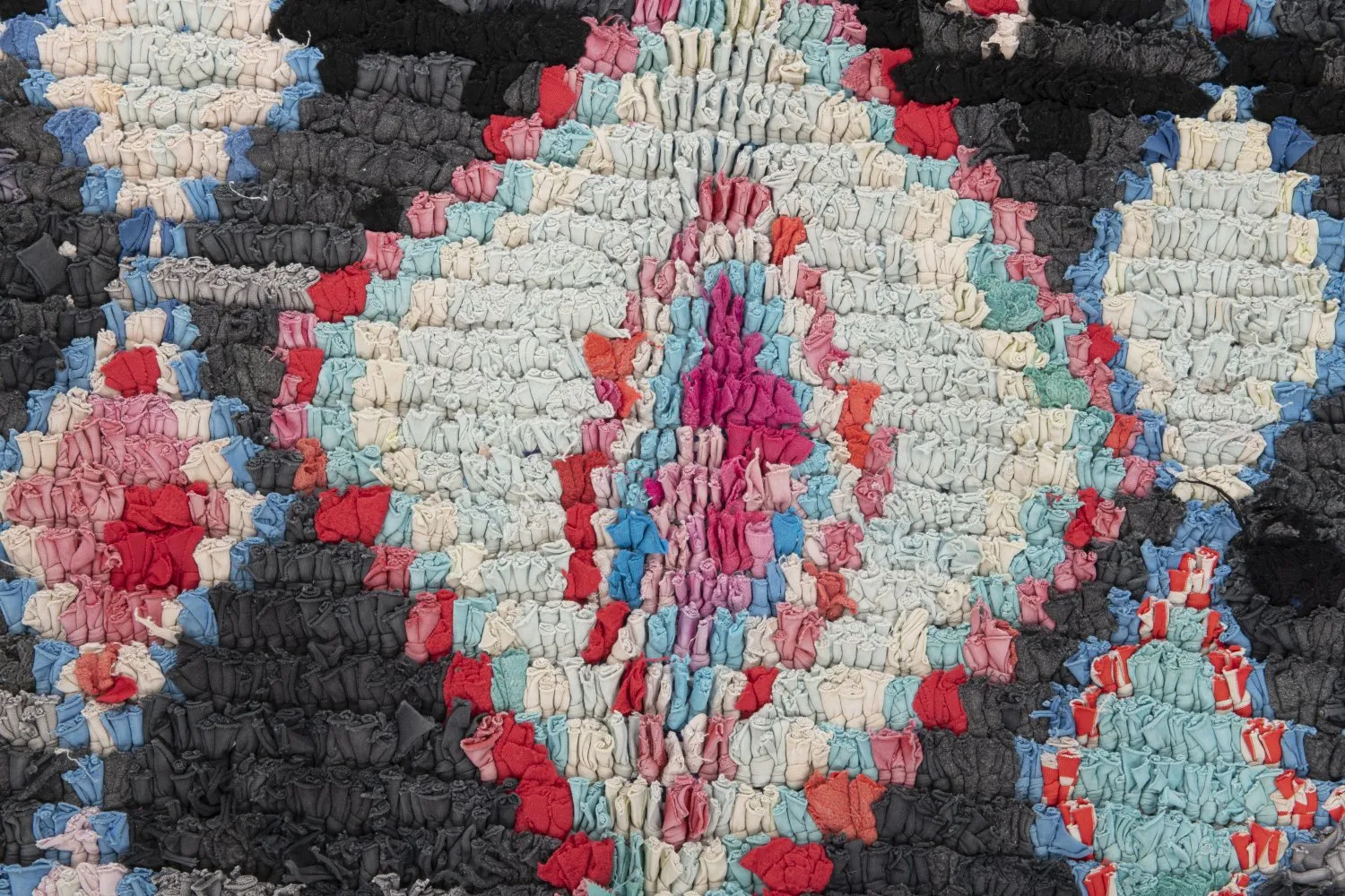 Marokkolainen Kilim matto Boucherouite 310 x 130 cm